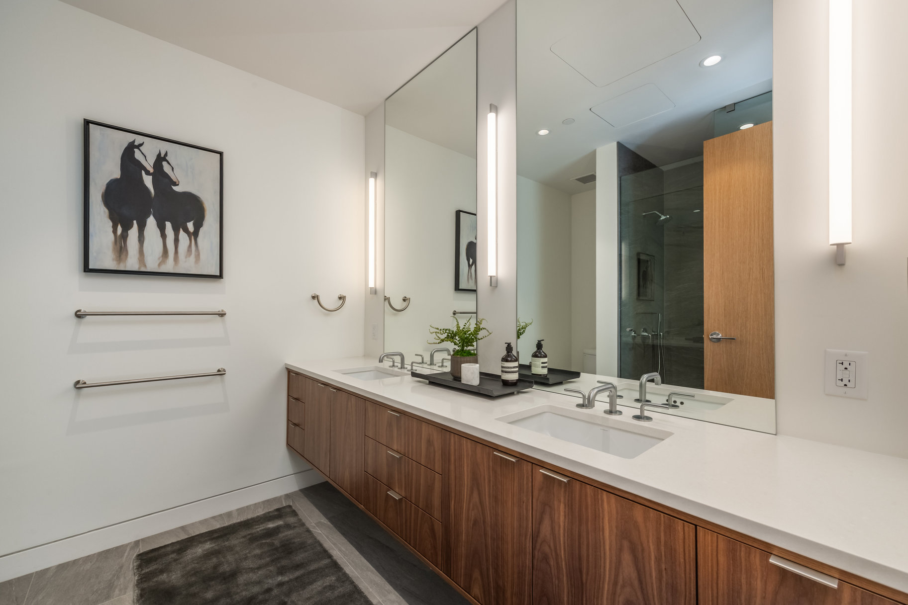  Furnished 5-bedroom Penthouse at Founder
