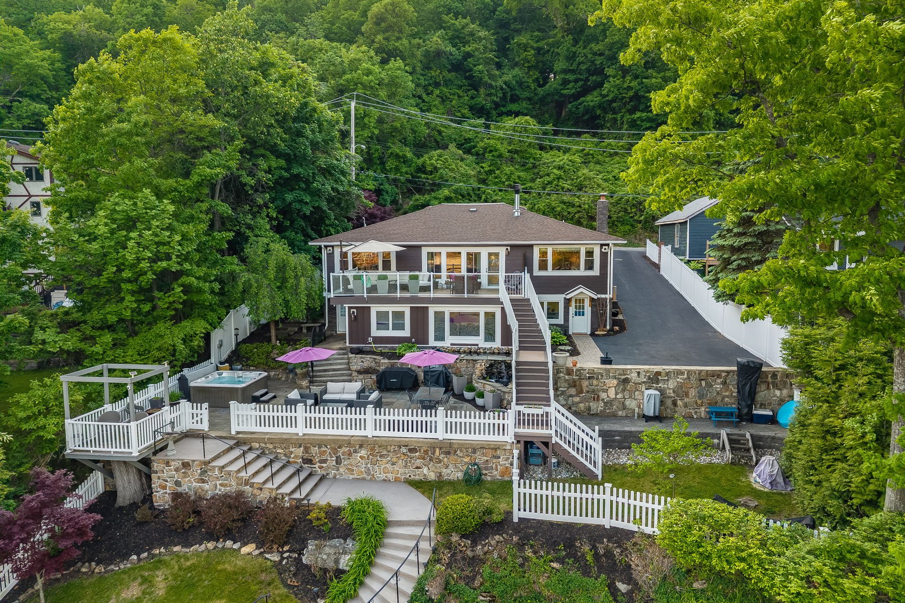  Perfect Combination of Comfort Charm and a Waterfront Lifestyle - 物件實景