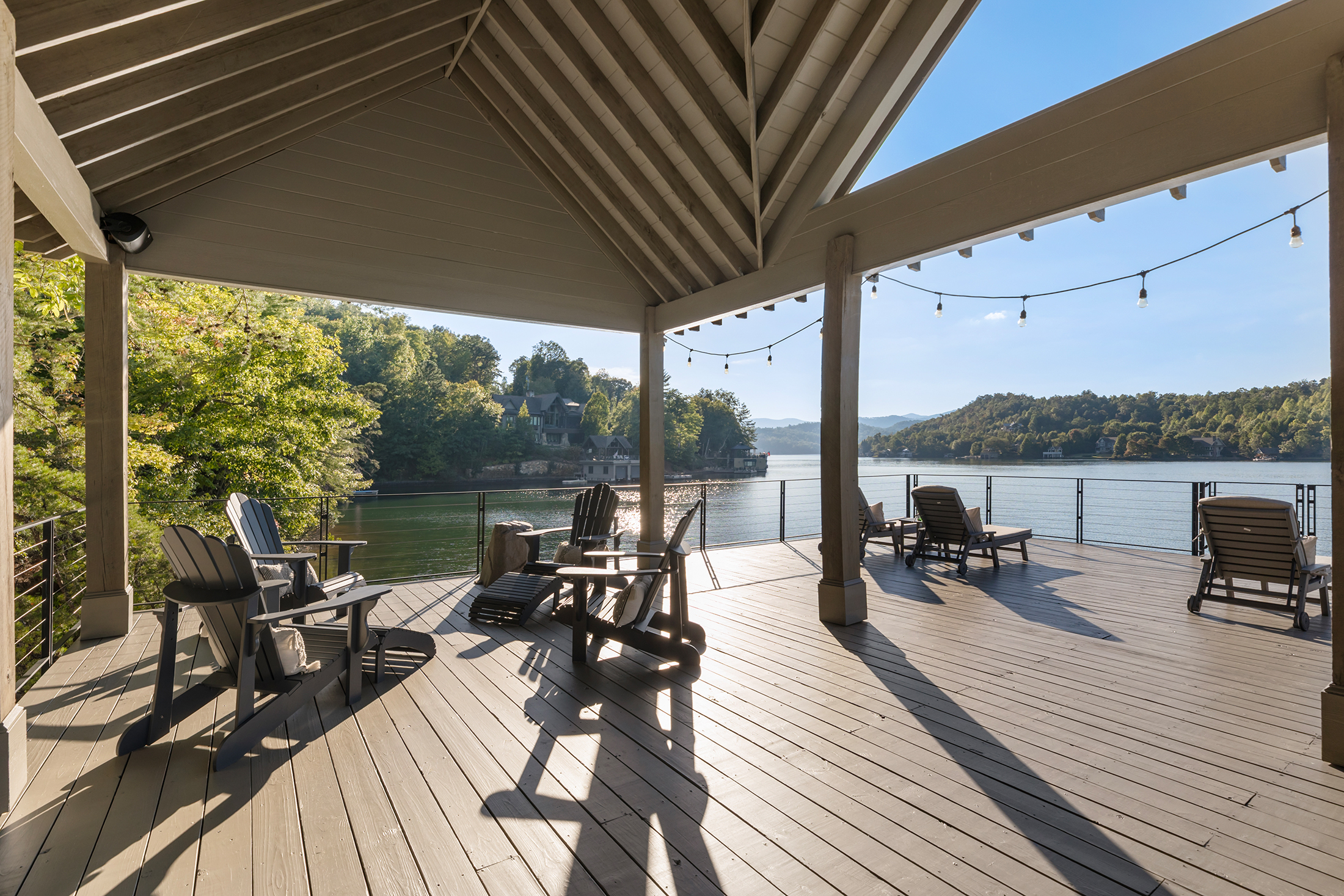  Breathtaking Lake Burton Views from an Exceptional Custom Lakehouse - 物件實景