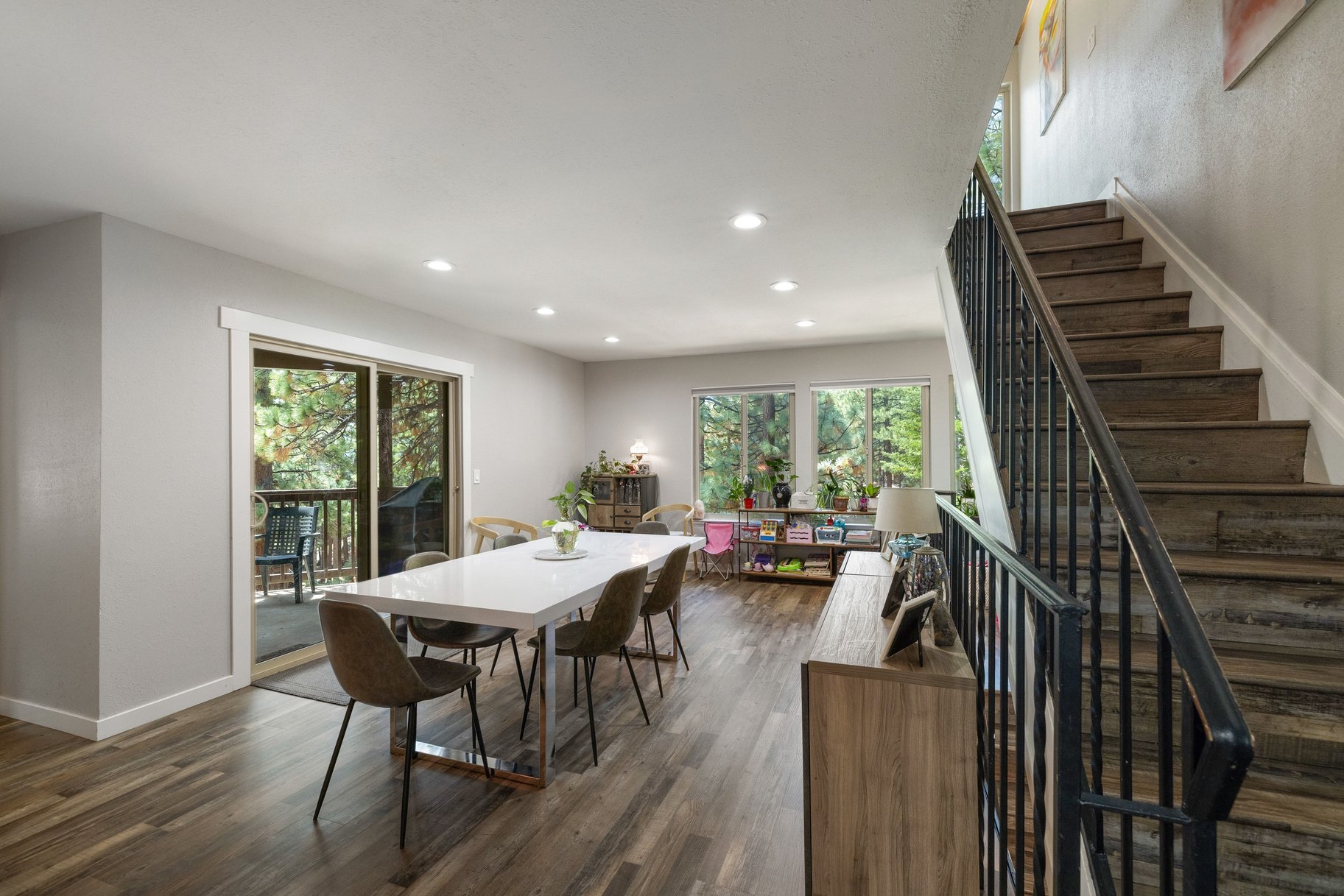  Expansive Nevada-Side Tahoe Retreat in Coveted Lake Village Setting - 物件實景