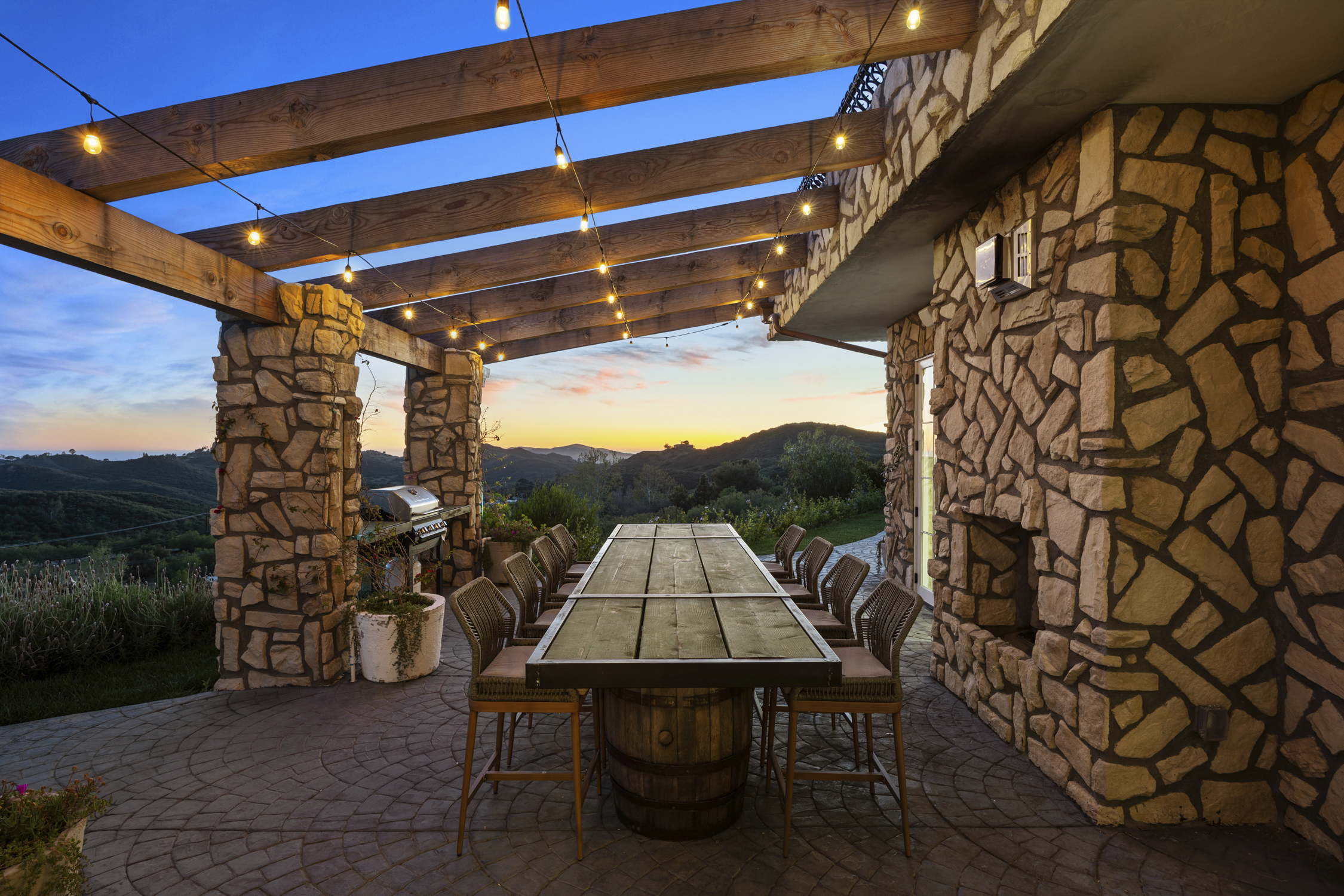  33239 Mulholland Hwy - 物件實景