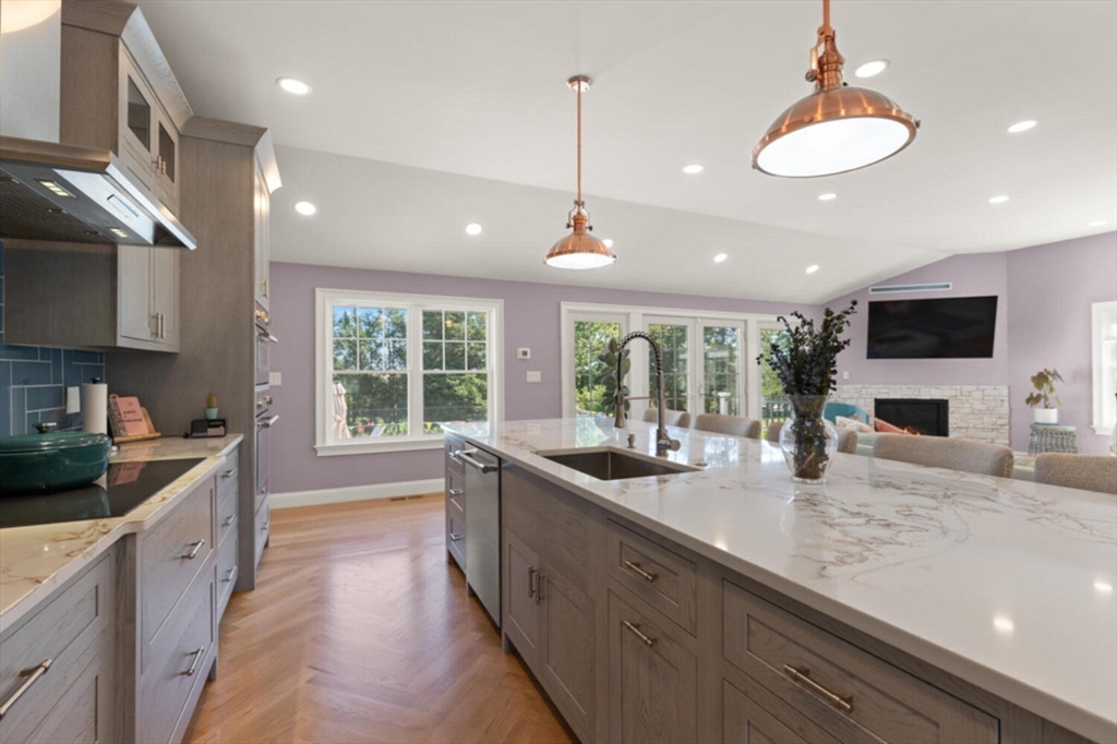 Braintree, Massachusetts, 02184, United States, 3 Bedrooms Bedrooms, ,5 BathroomsBathrooms,Residential,For Sale,1940889