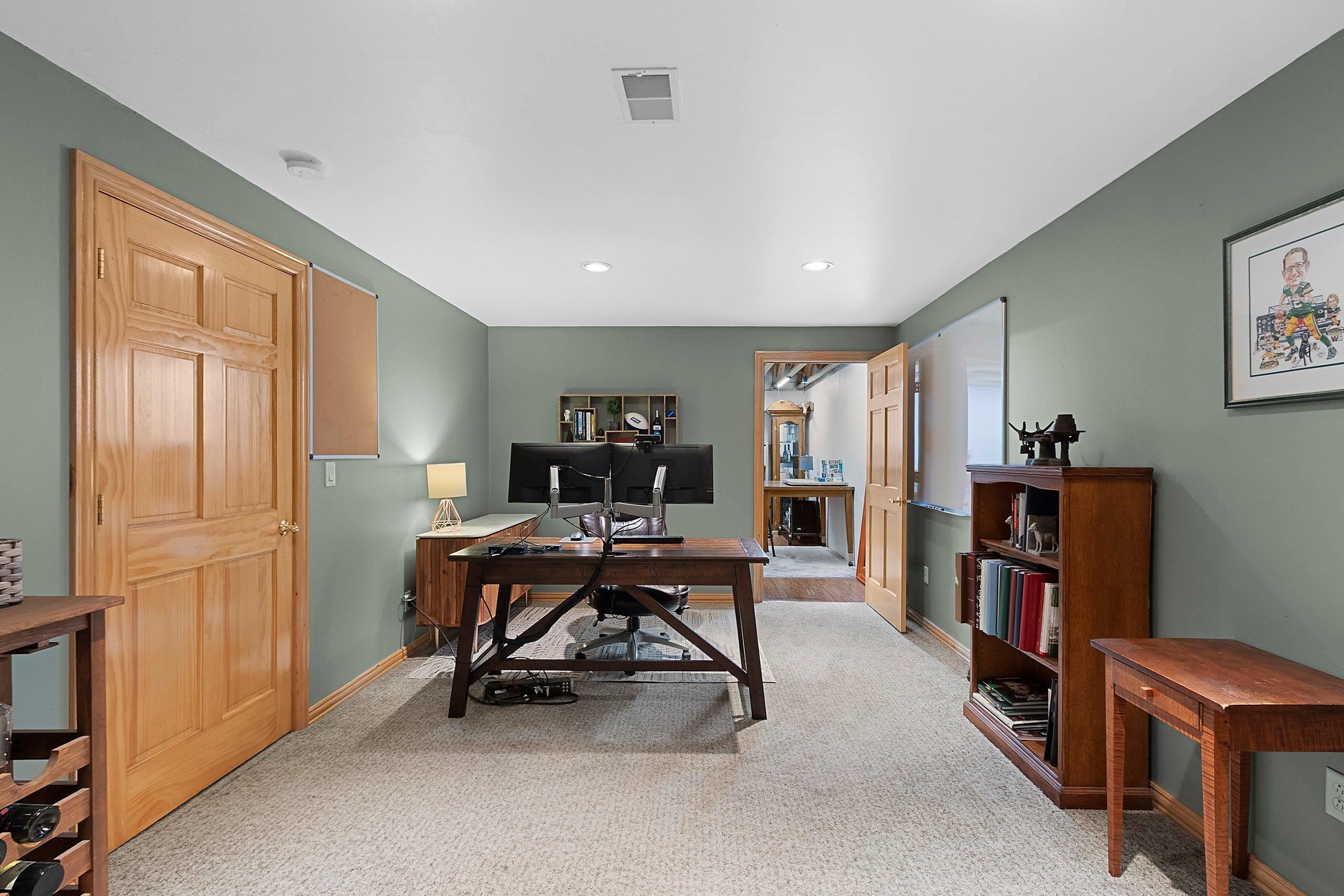 GREEN BAY, Wisconsin, 54311, United States, 4 Bedrooms Bedrooms, ,4 BathroomsBathrooms,Residential,For Sale,1991050