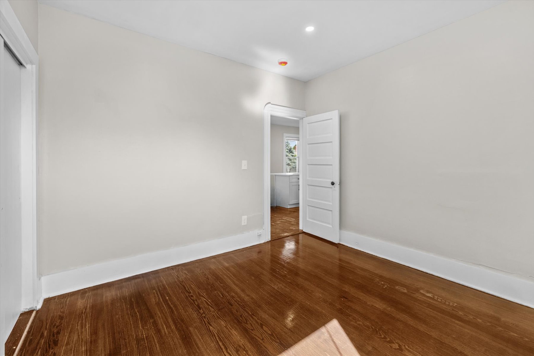  96-98 Clara St, New Bedford, MA, 02744 - 物件實景