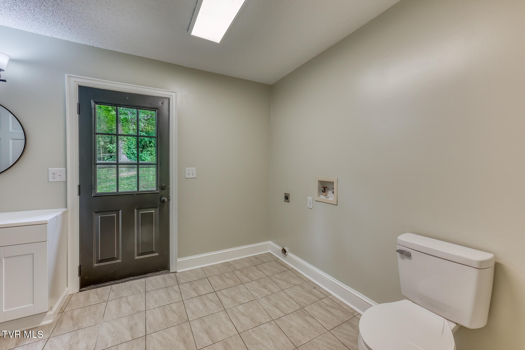 Afton, Tennessee, 37616, United States, 5 Bedrooms Bedrooms, ,3 BathroomsBathrooms,Residential,For Sale,2048467