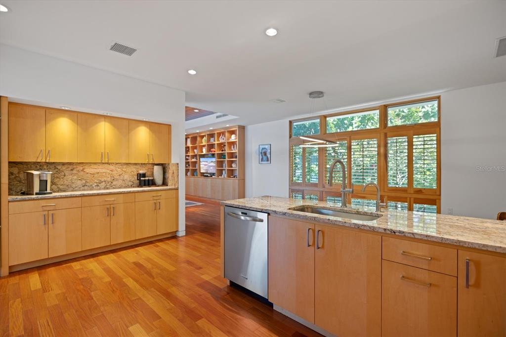 Sarasota, Florida, 34239, United States, 4 Bedrooms Bedrooms, ,5 BathroomsBathrooms,Residential,For Sale,1988202