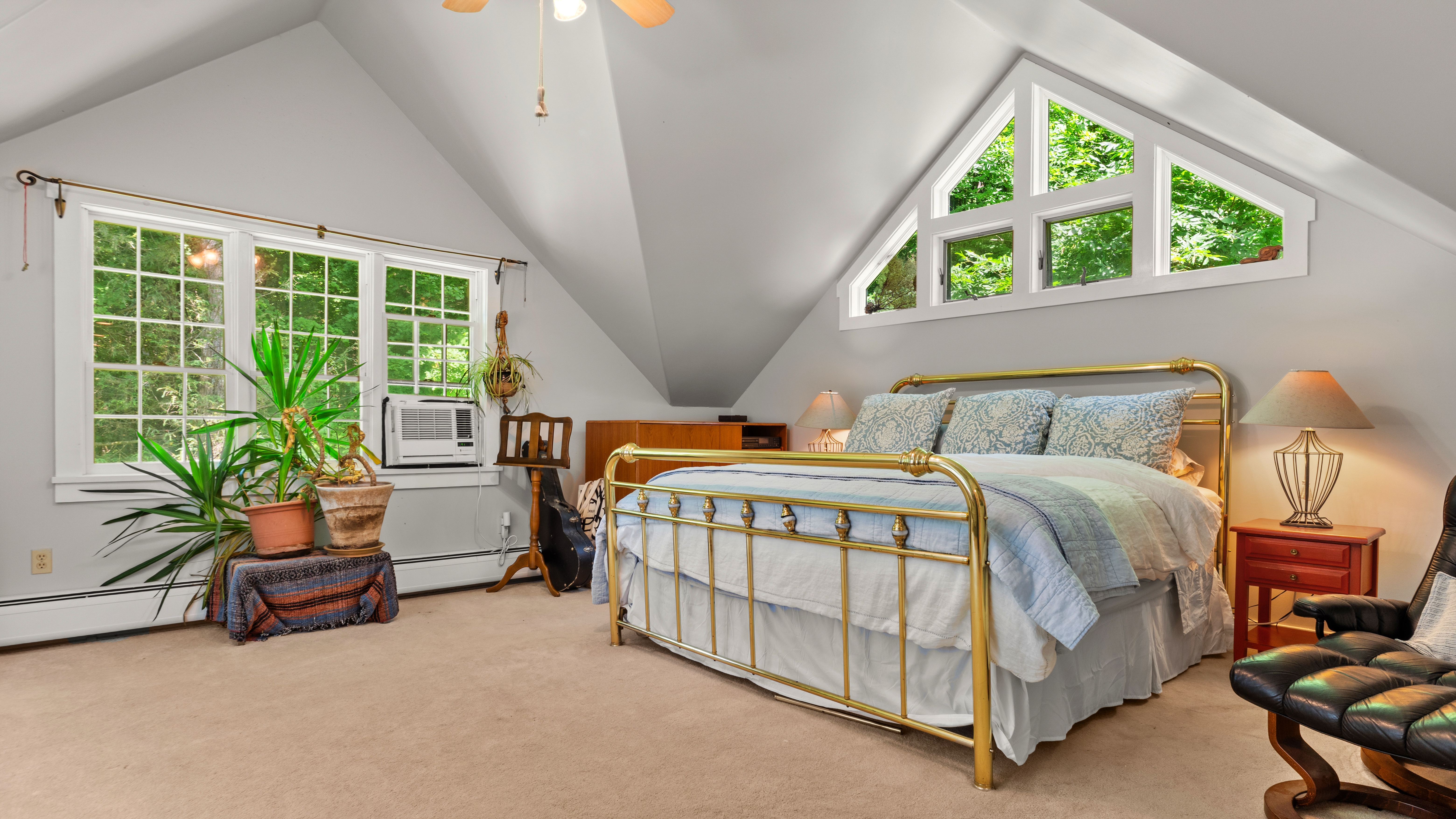  Berkshire Retreat: 4 Private Acres Near Downtown Great Barrington - 物件實景