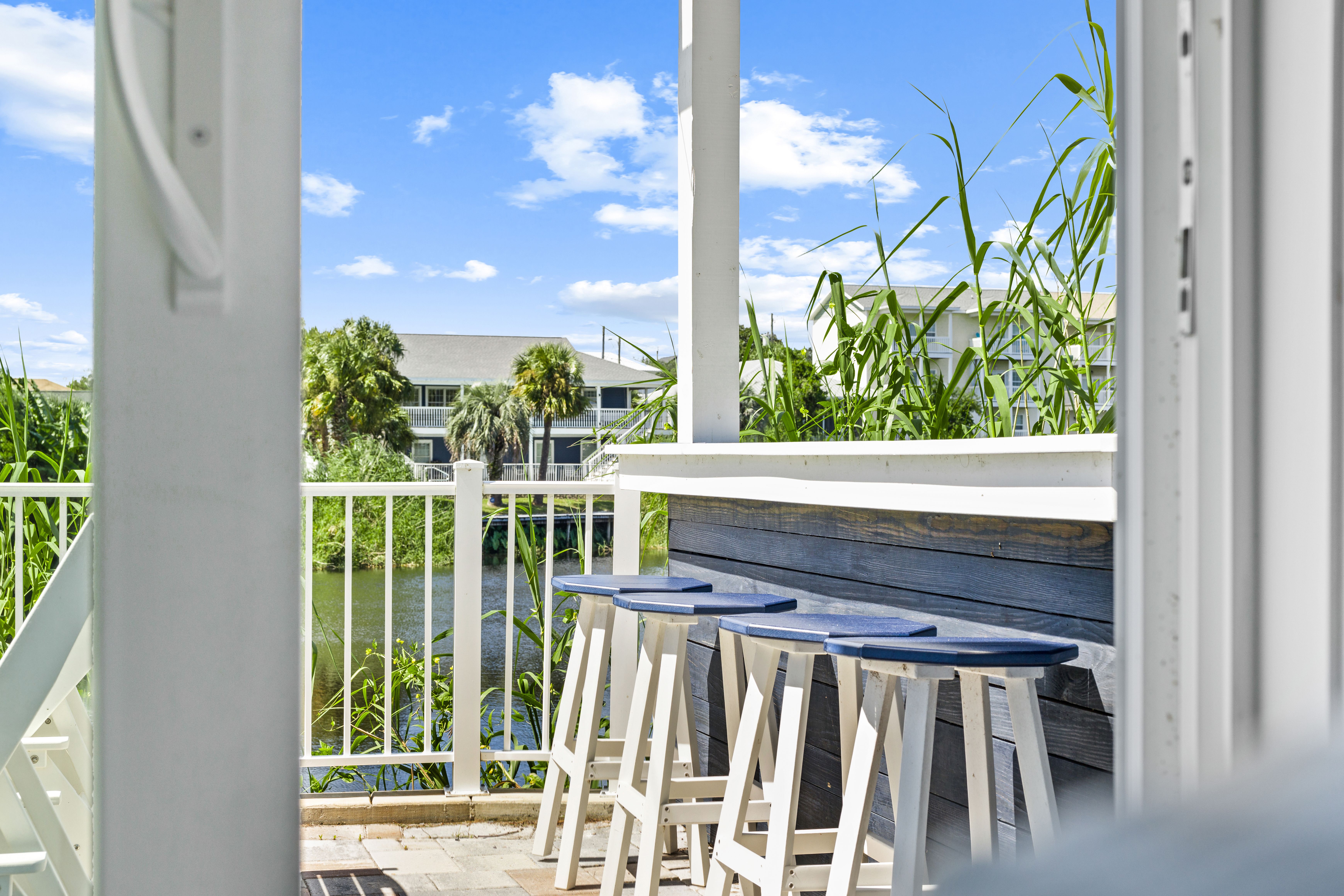  Custom Lakefront Retreat With Gulf Views And Private Pool - 物件實景