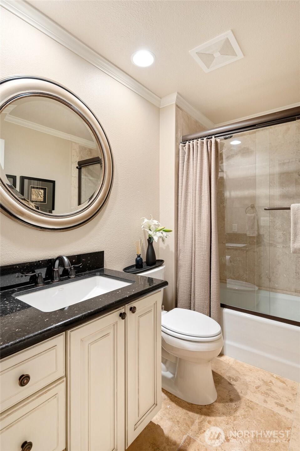 KIRKLAND, Washington, 98033, United States, 2 Bedrooms Bedrooms, ,2 BathroomsBathrooms,Residential,For Sale,1827851