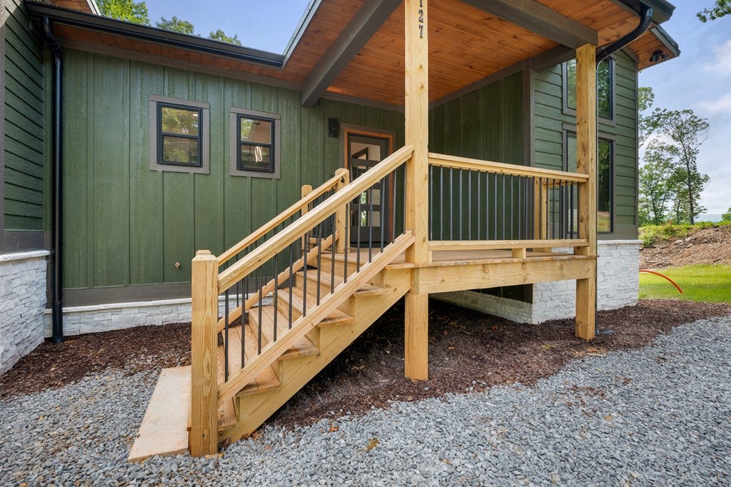 Ellijay, Georgia, 30540, United States, 3 Bedrooms Bedrooms, ,3 BathroomsBathrooms,Residential,For Sale,1840350