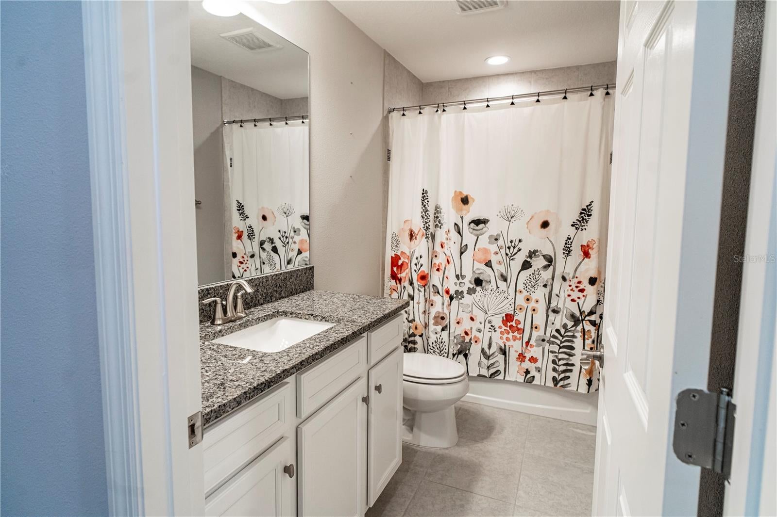 LAND O LAKES, Florida, 34637, United States, 5 Bedrooms Bedrooms, ,4 BathroomsBathrooms,Residential,For Sale,1759399