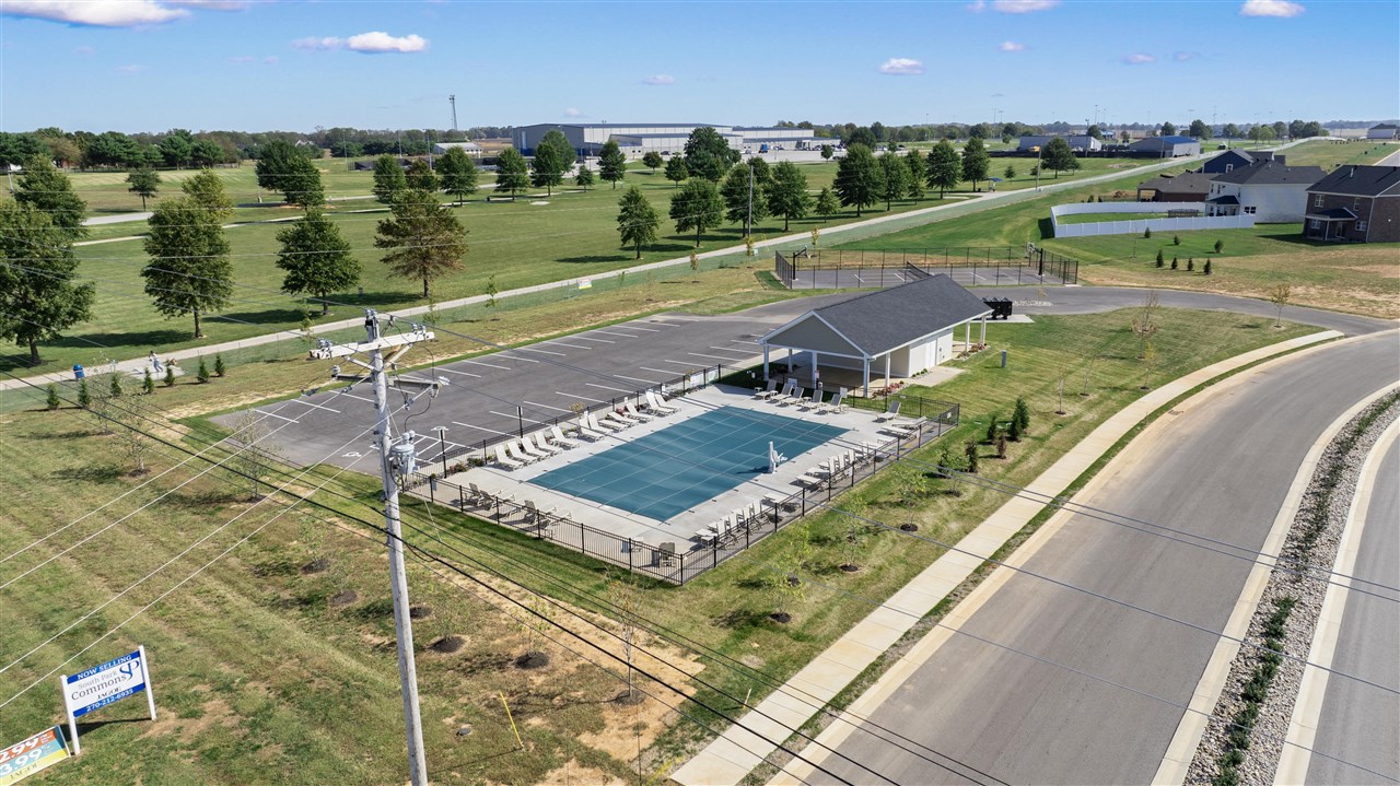 Bowling Green, Kentucky, 42104, United States, 4 Bedrooms Bedrooms, ,3 BathroomsBathrooms,Residential,For Sale,1913768