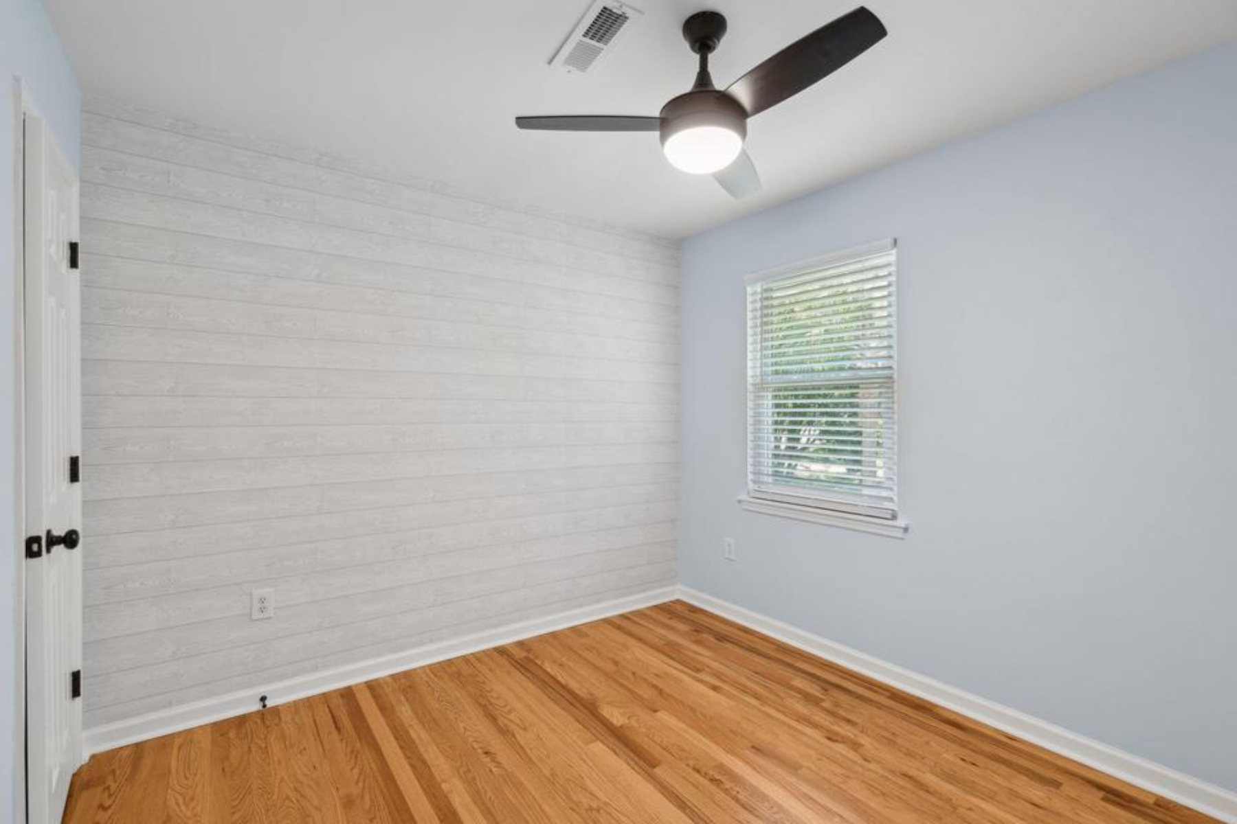  415 Parkdale Drive 8E - 物件實景