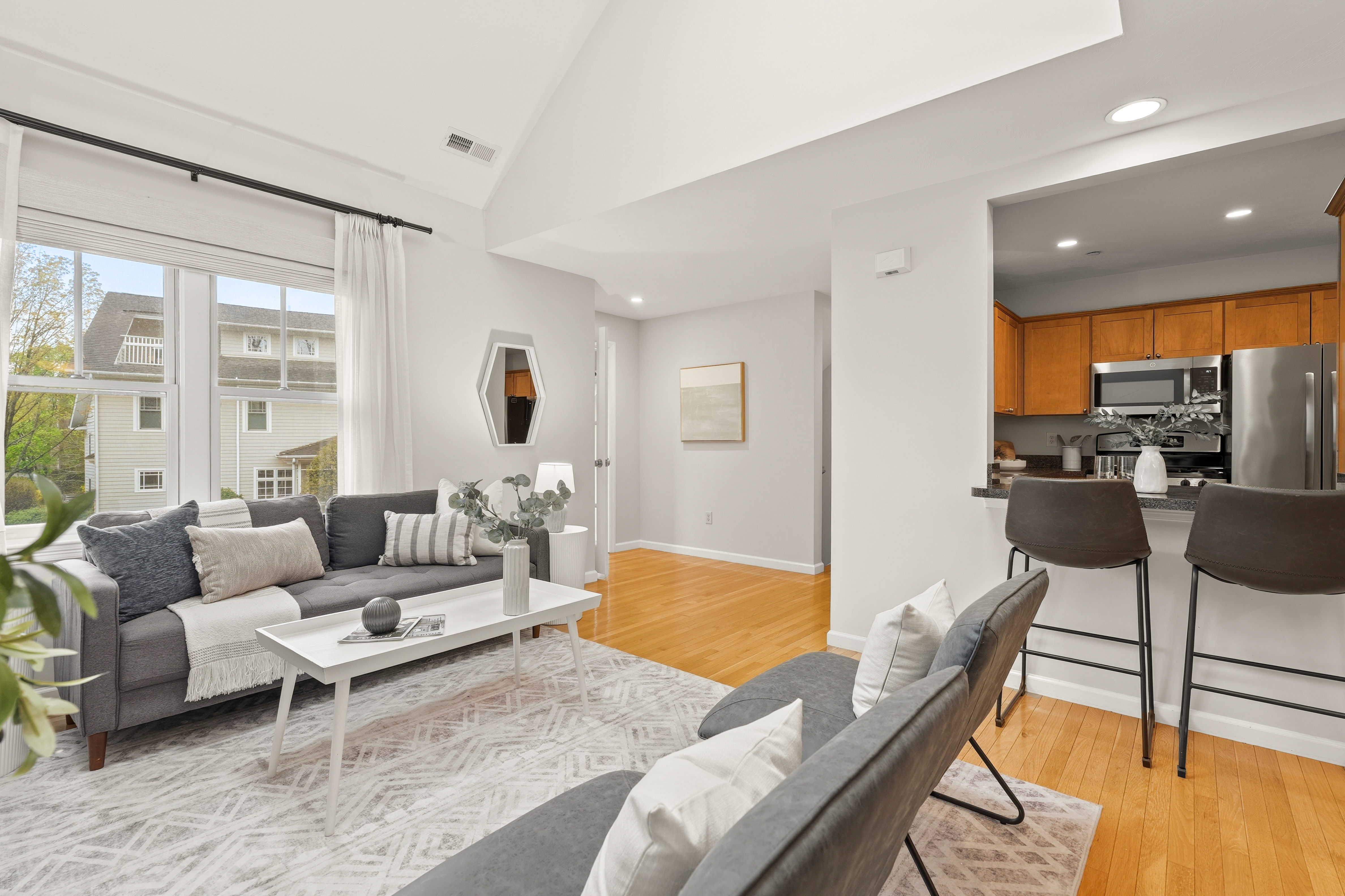  11 Russell Place, unit 11, Arlington, MA, 02474 - 物件實景