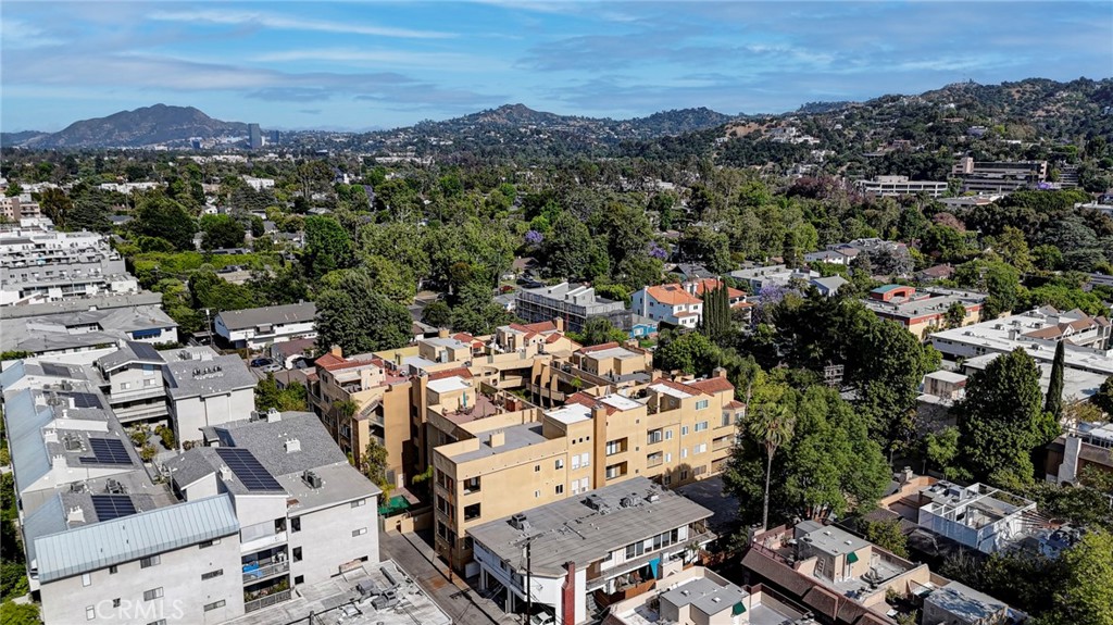 Studio City, California, 91604, United States, 2 Bedrooms Bedrooms, ,3 BathroomsBathrooms,Residential,For Sale,1847940