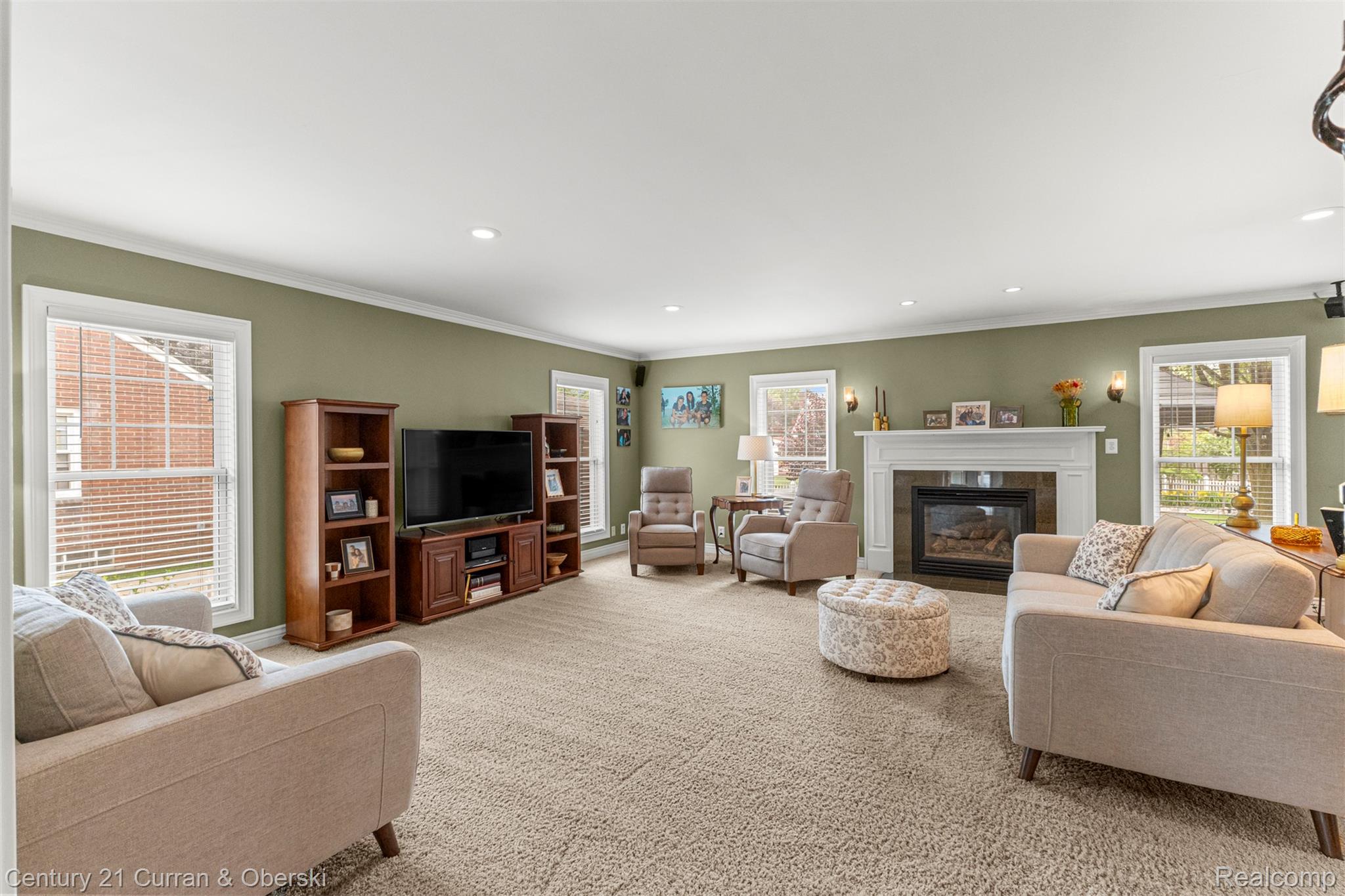 Allen Park, Michigan, 48101, United States, 4 Bedrooms Bedrooms, ,4 BathroomsBathrooms,Residential,For Sale,1982178