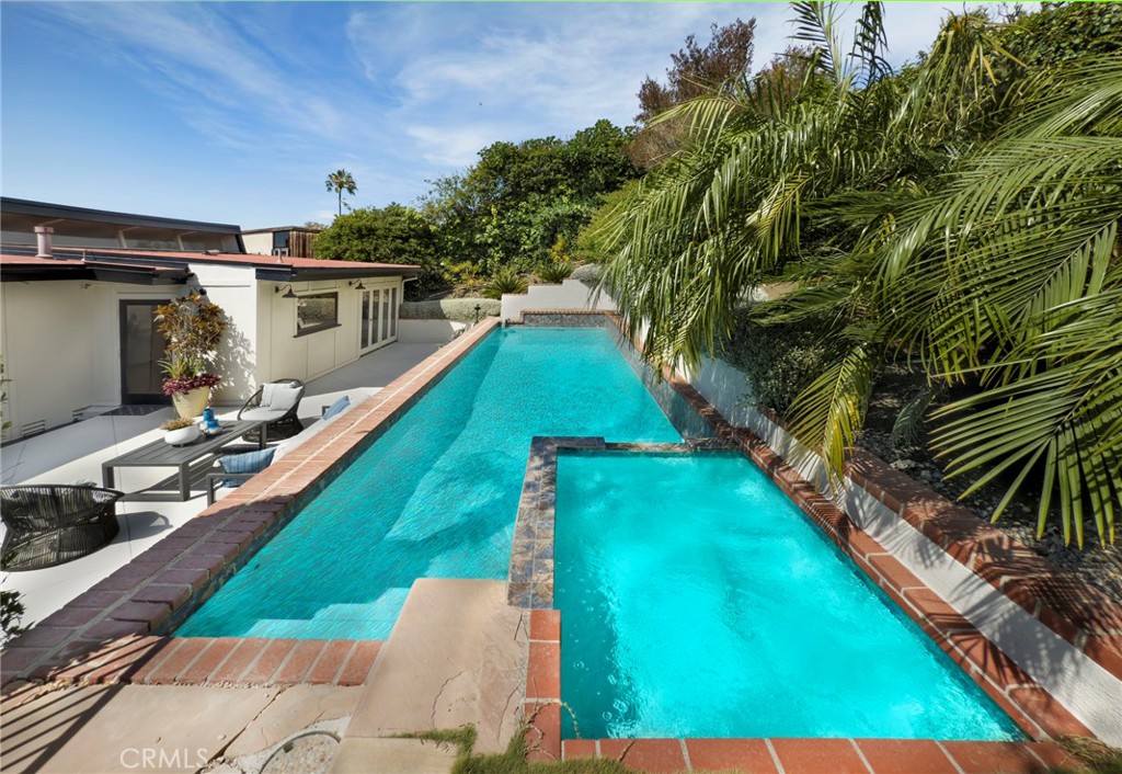 Laguna Beach, California, 92651, United States, 3 Bedrooms Bedrooms, ,3 BathroomsBathrooms,Residential,For Sale,1927395