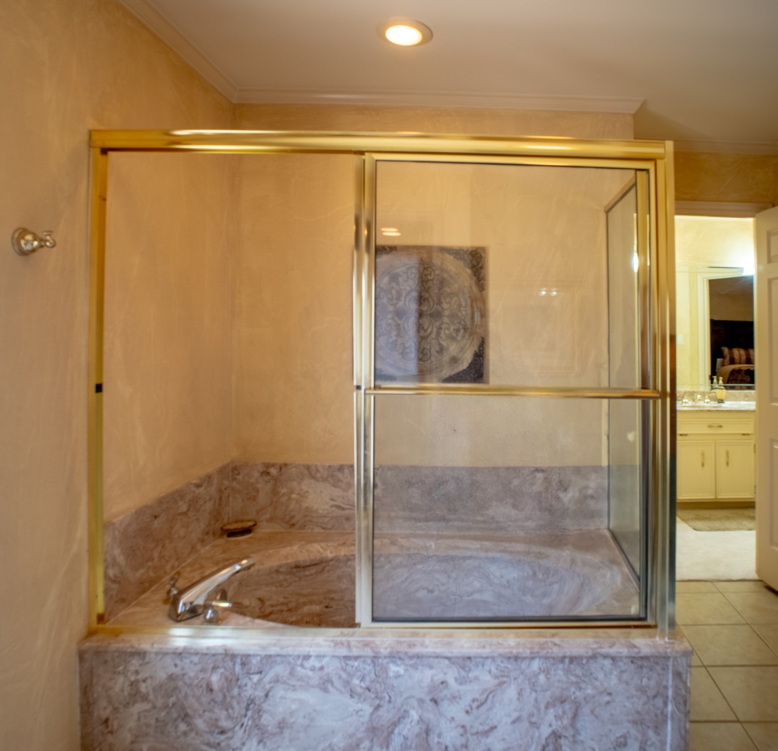 Mexia, Texas, 76667, United States, 4 Bedrooms Bedrooms, ,5 BathroomsBathrooms,Residential,For Sale,1941675