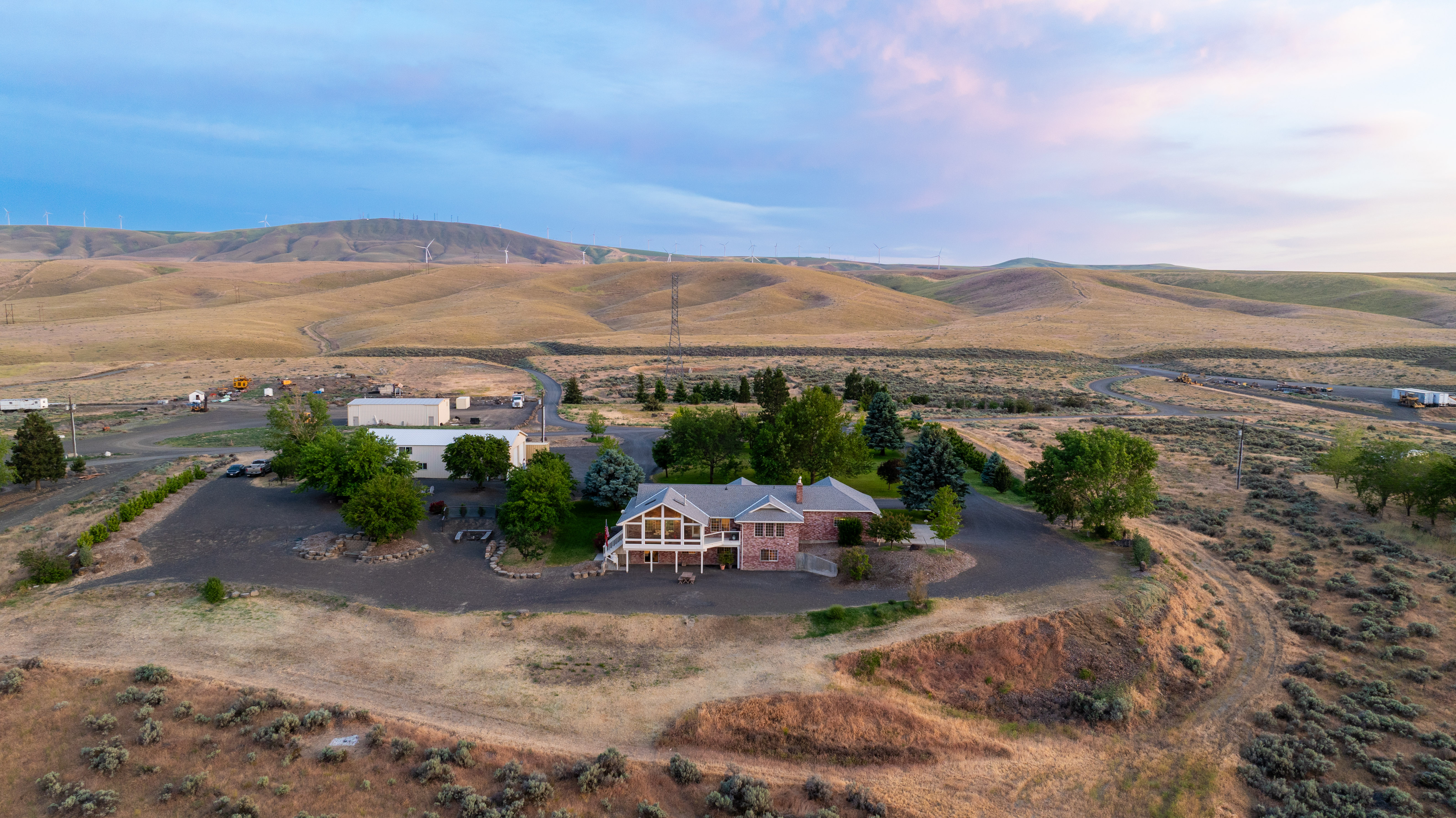  One of Kennewick’s Most Unique Estate Properties - 物件實景