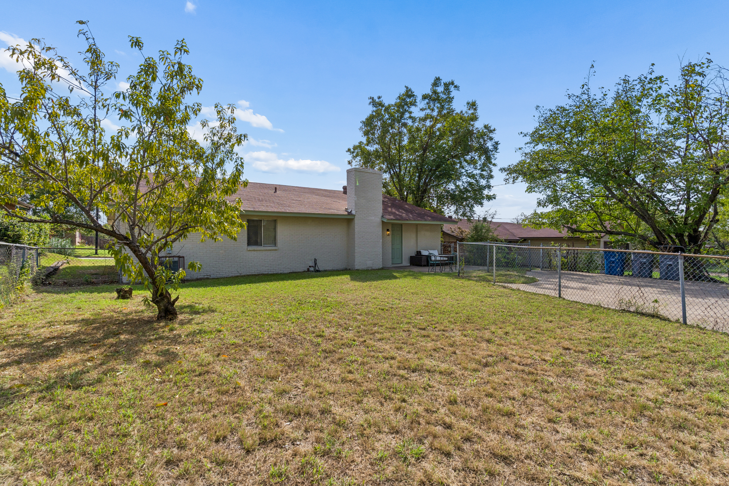  7337 Broken Tree Trail, Dallas, TX, 75232 - 物件實景