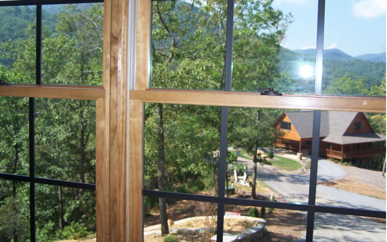 Hiawassee, Georgia, 30546, United States, 3 Bedrooms Bedrooms, ,3 BathroomsBathrooms,Residential,For Sale,1944603