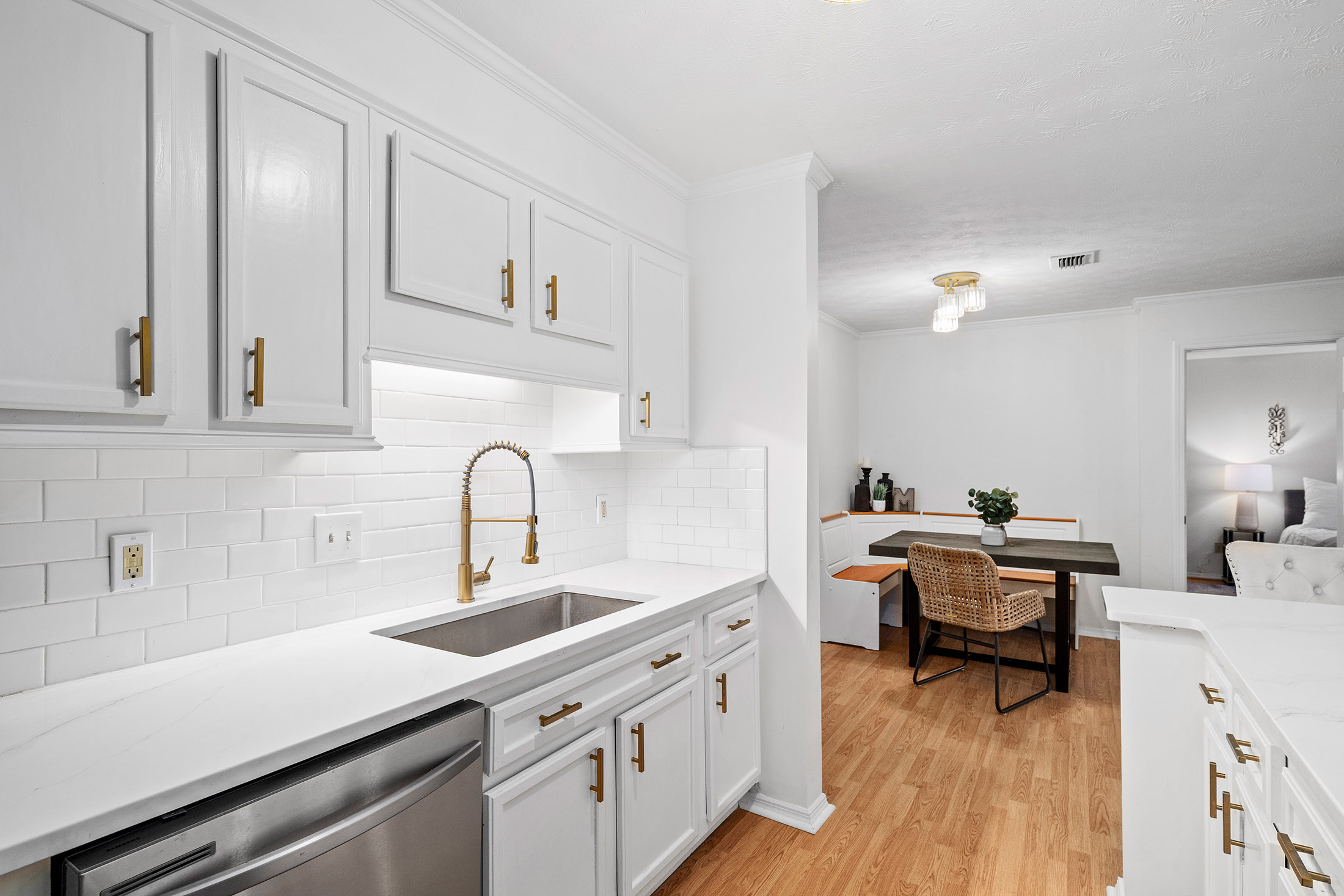 Perfectly Positioned Between the Charm of Downtown Roswell and Sandy Springs - 物件實景