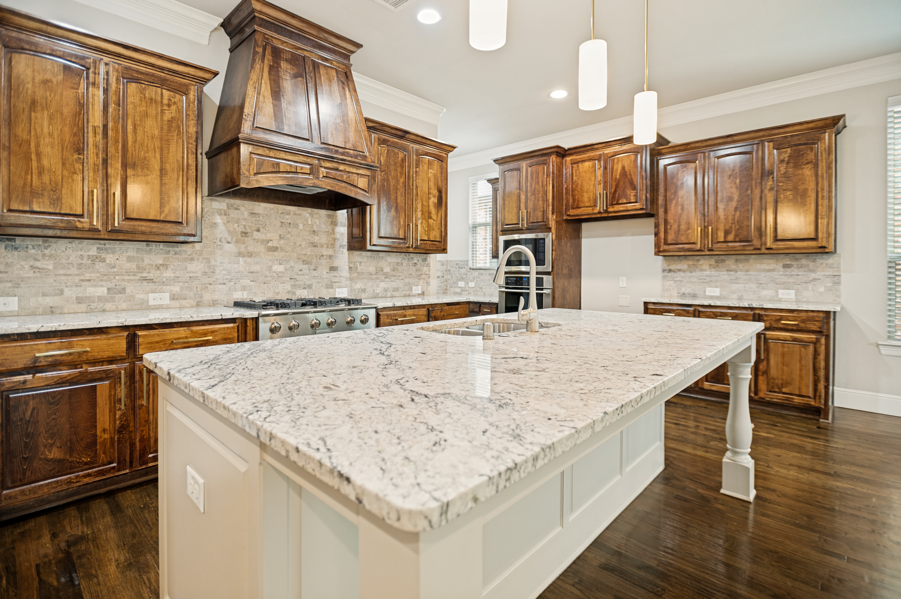  Beautiful One-Story Home is Refreshed and Move-in Ready - 物件實景
