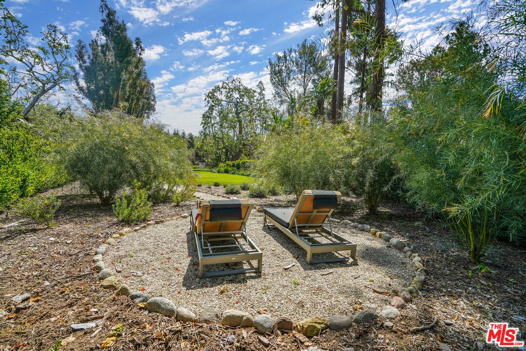 Malibu, California, 90265, United States, 4 Bedrooms Bedrooms, ,3 BathroomsBathrooms,Residential,For Sale,1917899