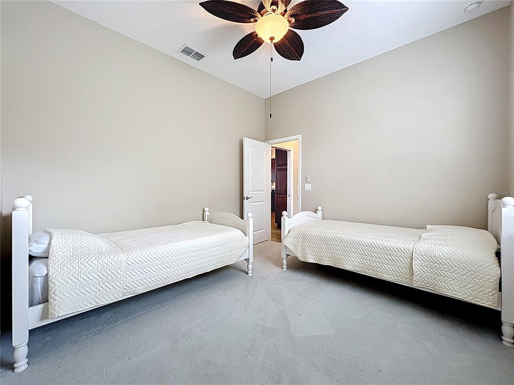 Orlando, Florida, 32829, United States, 4 Bedrooms Bedrooms, ,4 BathroomsBathrooms,Residential,For Sale,1913798