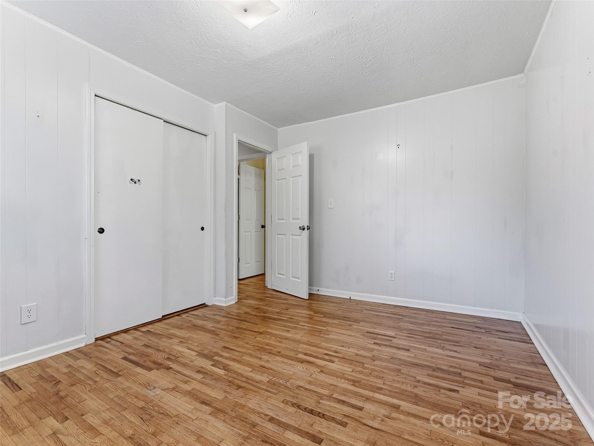 Candler, North Carolina, 28715, United States, 4 Bedrooms Bedrooms, ,3 BathroomsBathrooms,Residential,For Sale,1983385