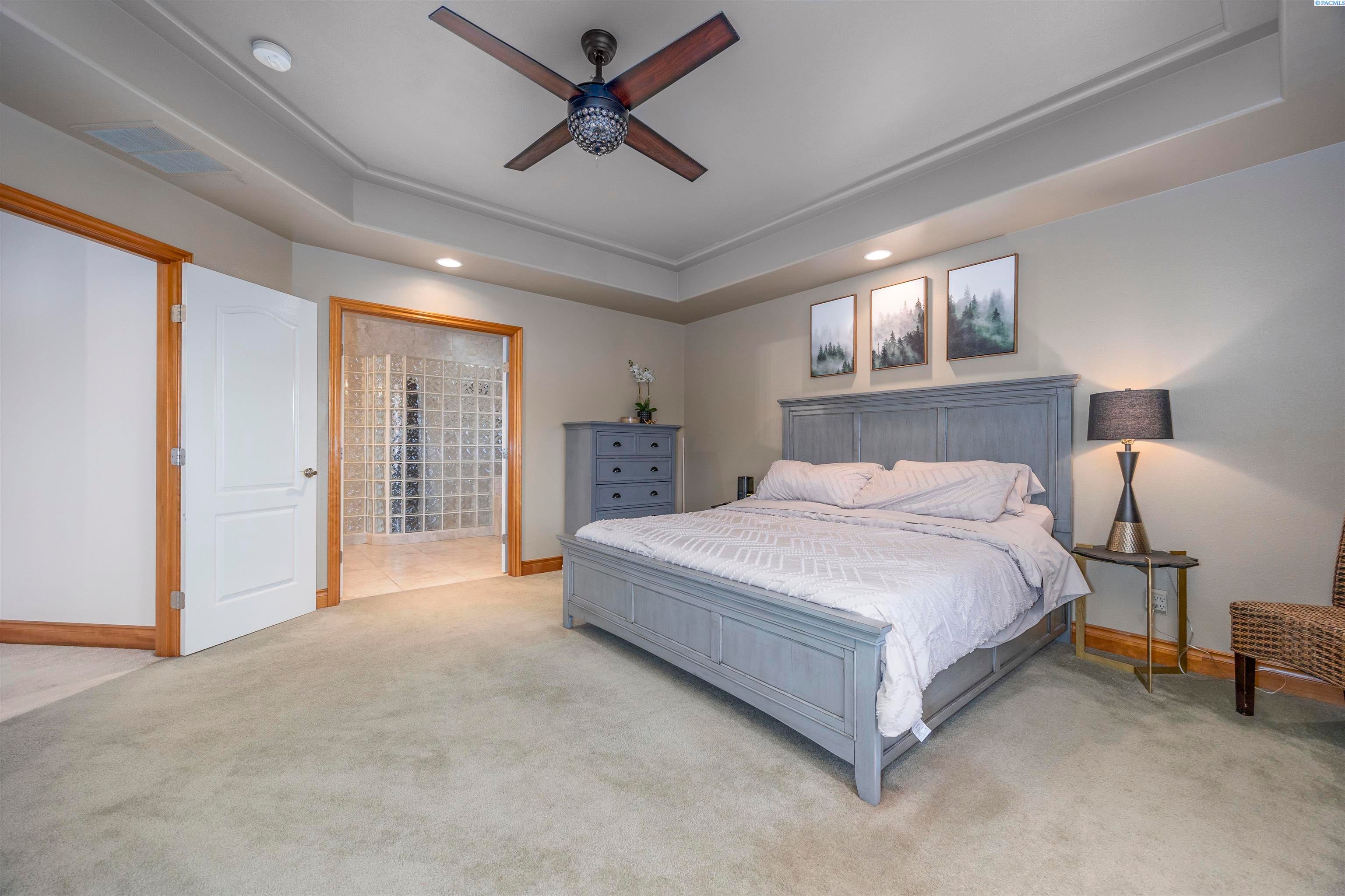 Kennewick, Washington, 99337, United States, 3 Bedrooms Bedrooms, ,3 BathroomsBathrooms,Residential,For Sale,1981093