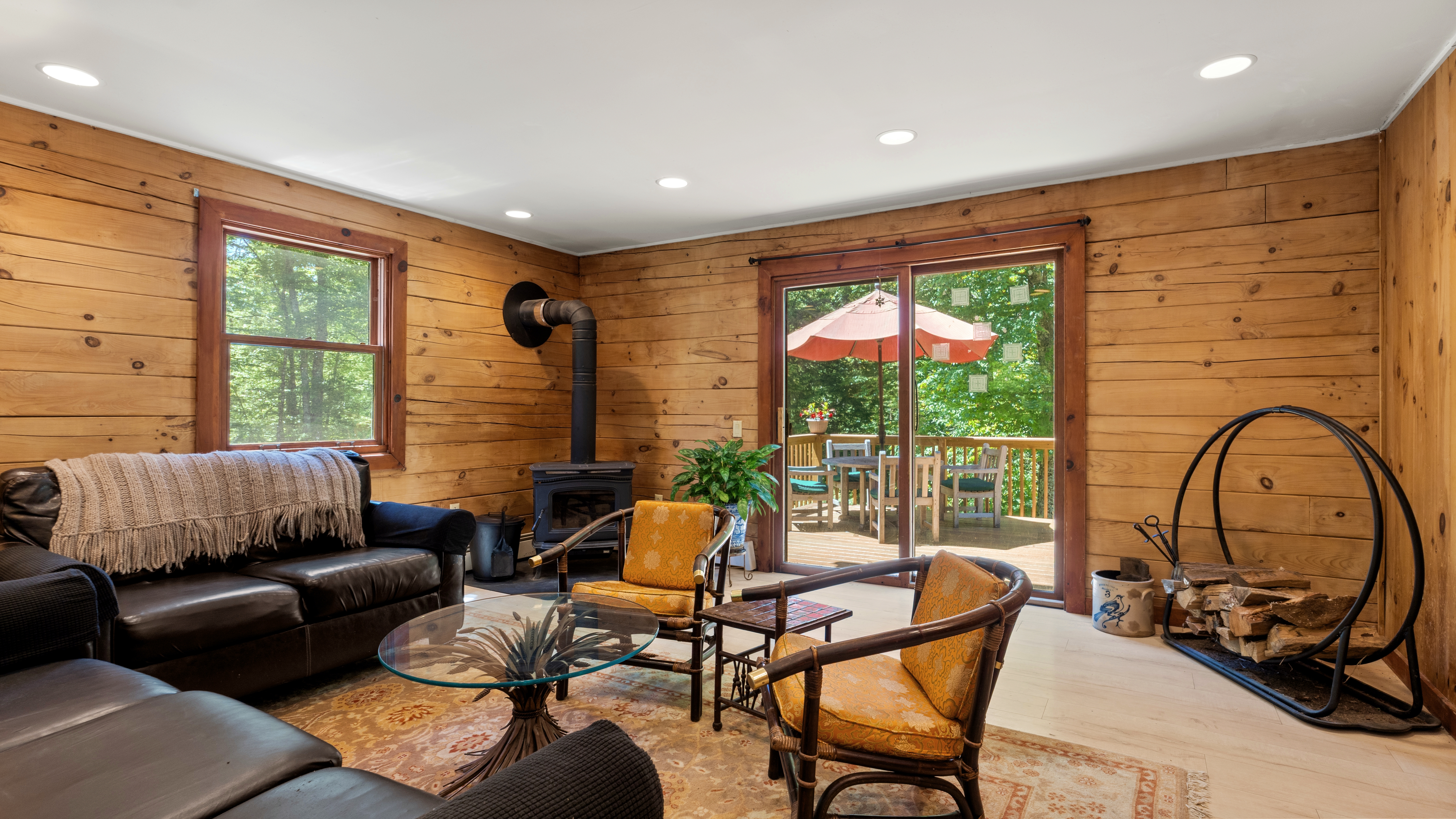  Wooded Privacy in Beautiful Lake Community - 物件實景