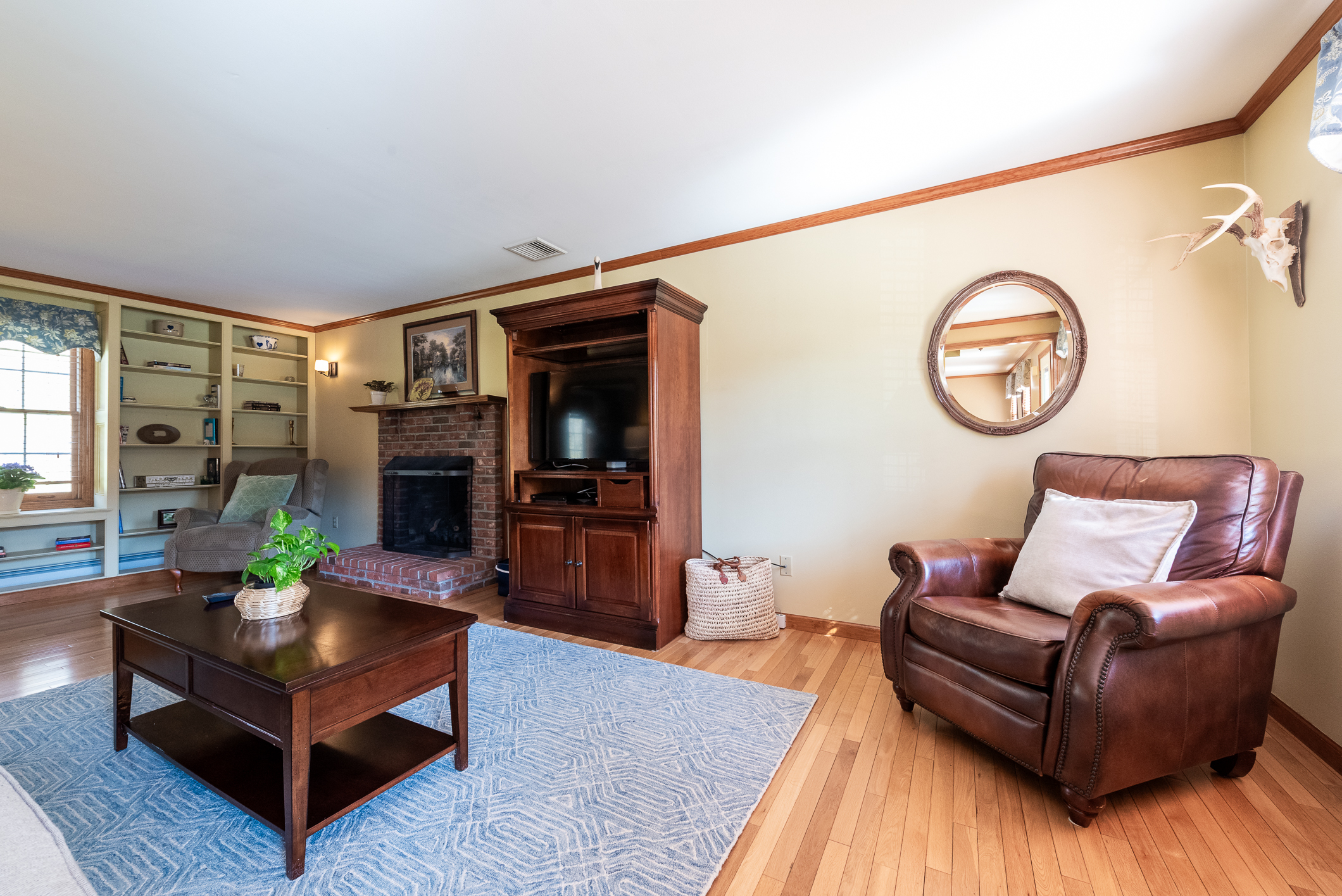  Beautifully Maintained Colonial Set on Over 2.5 Acres - 物件實景