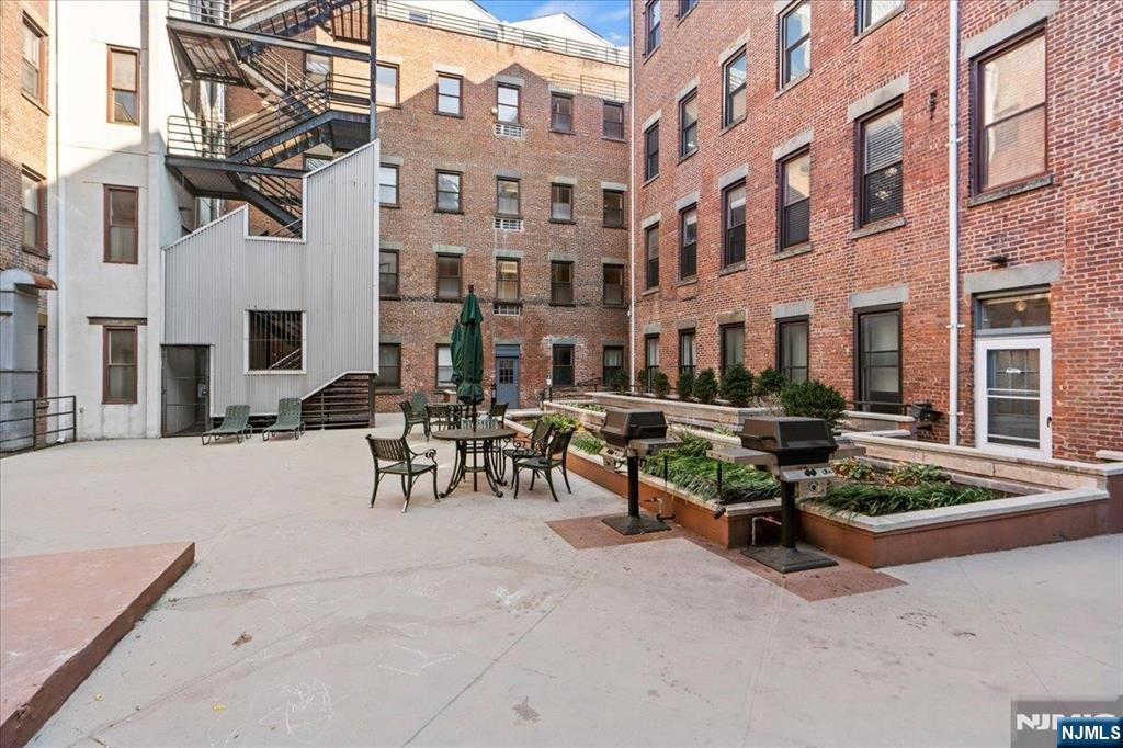 Jersey City, New Jersey, 07302, United States, 2 Bedrooms Bedrooms, ,2 BathroomsBathrooms,Residential,For Sale,1927201