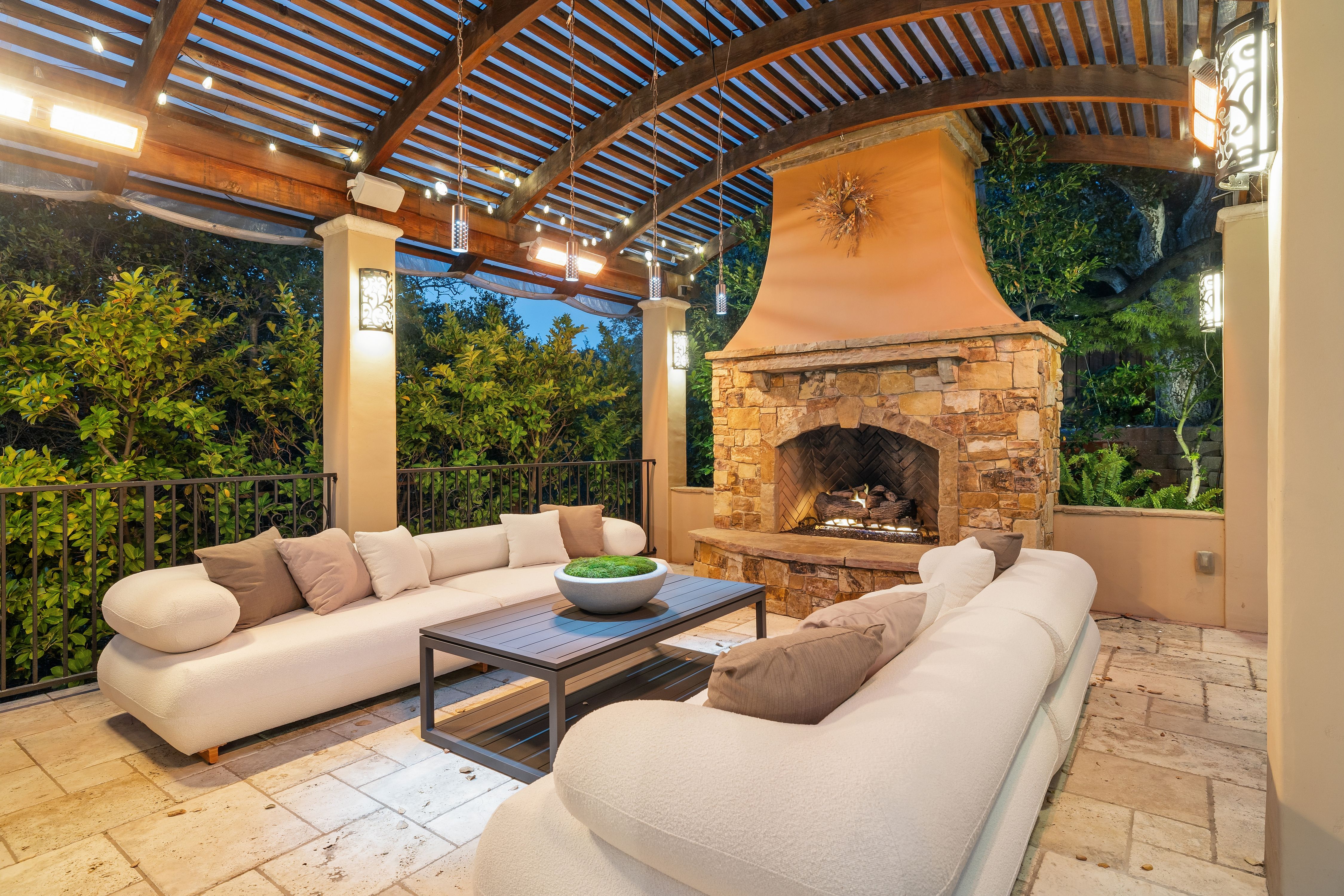  Private Mediterranean Estate with Breathtaking Views - 物件實景