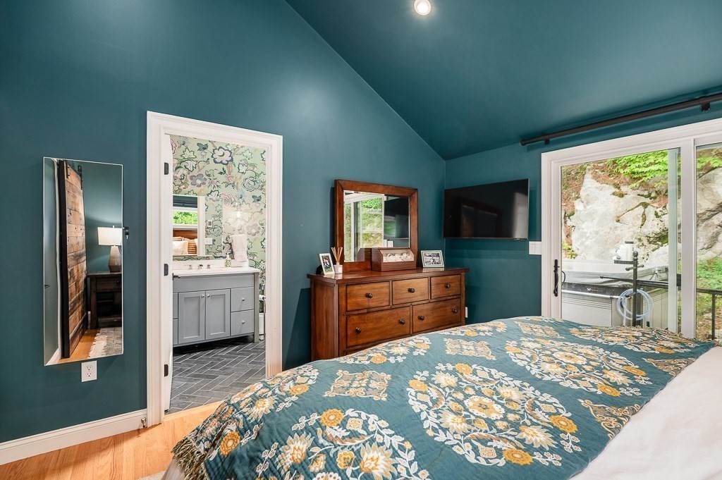 Manchester, Massachusetts, 01944, United States, 4 Bedrooms Bedrooms, ,3 BathroomsBathrooms,Residential,For Sale,1938822