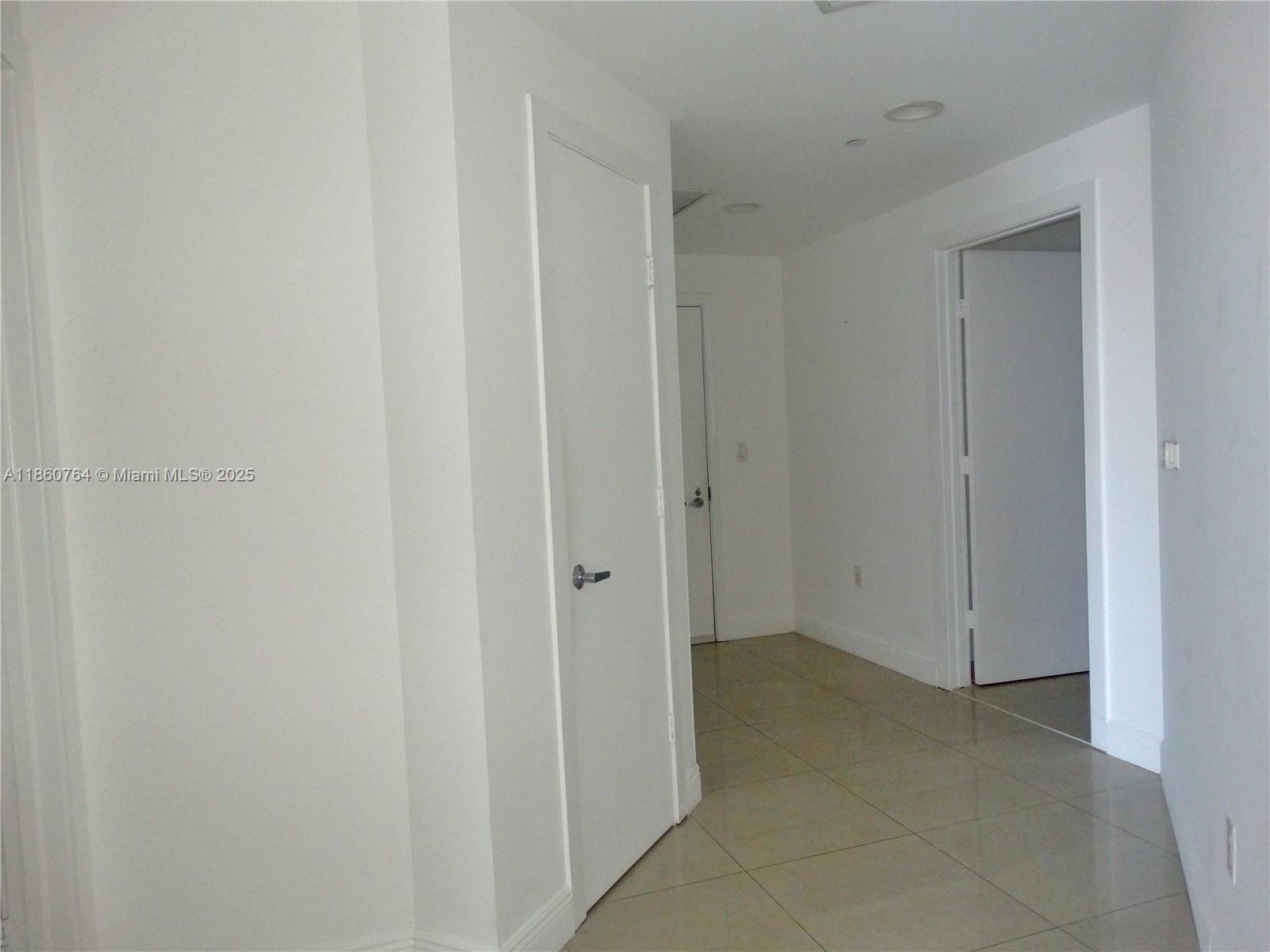 Miami, Florida, 33131, United States, 2 Bedrooms Bedrooms, ,3 BathroomsBathrooms,Residential,For Sale,1919526