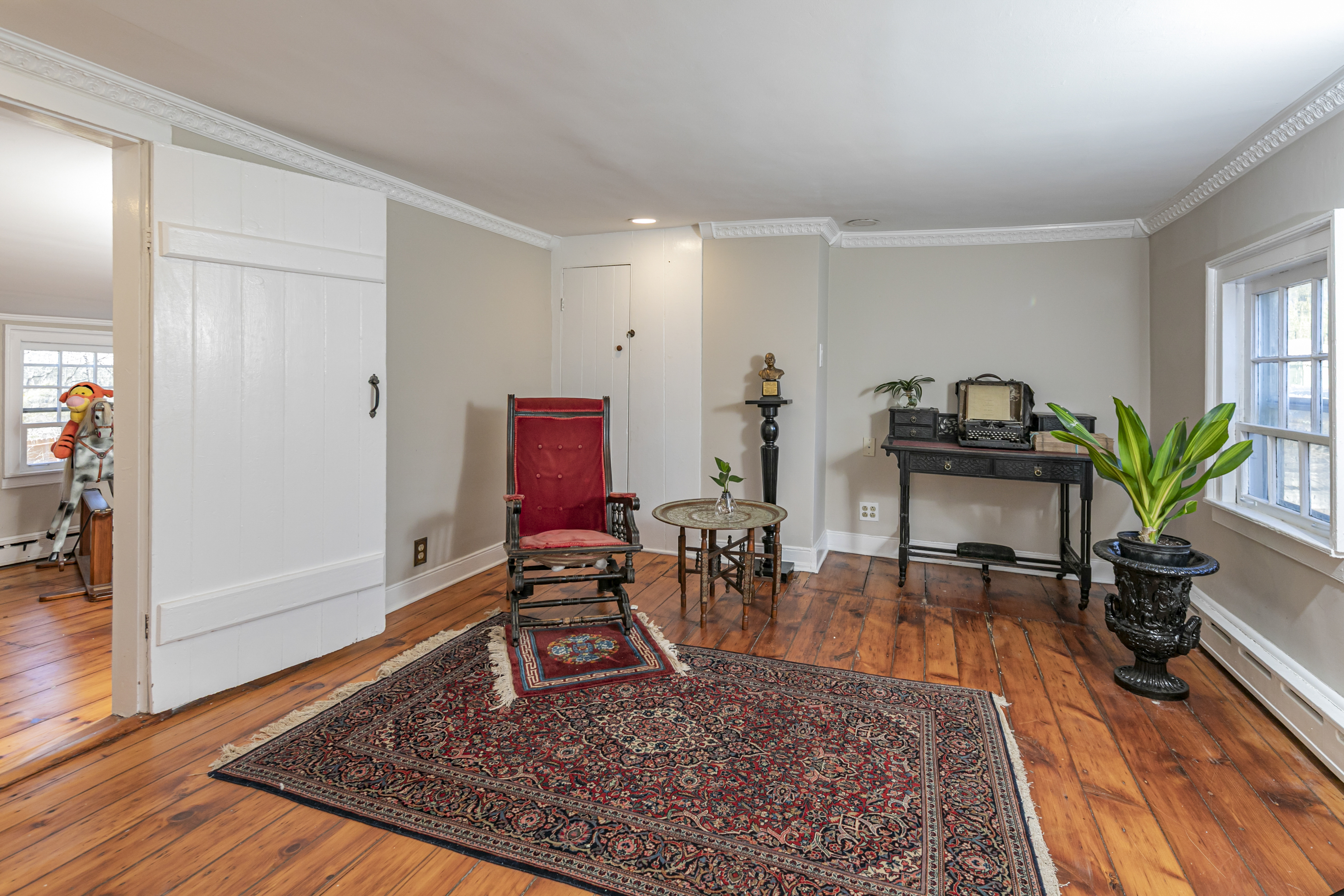  18th Century Charm and Captivating Grounds Edging Stony Brook - 物件實景