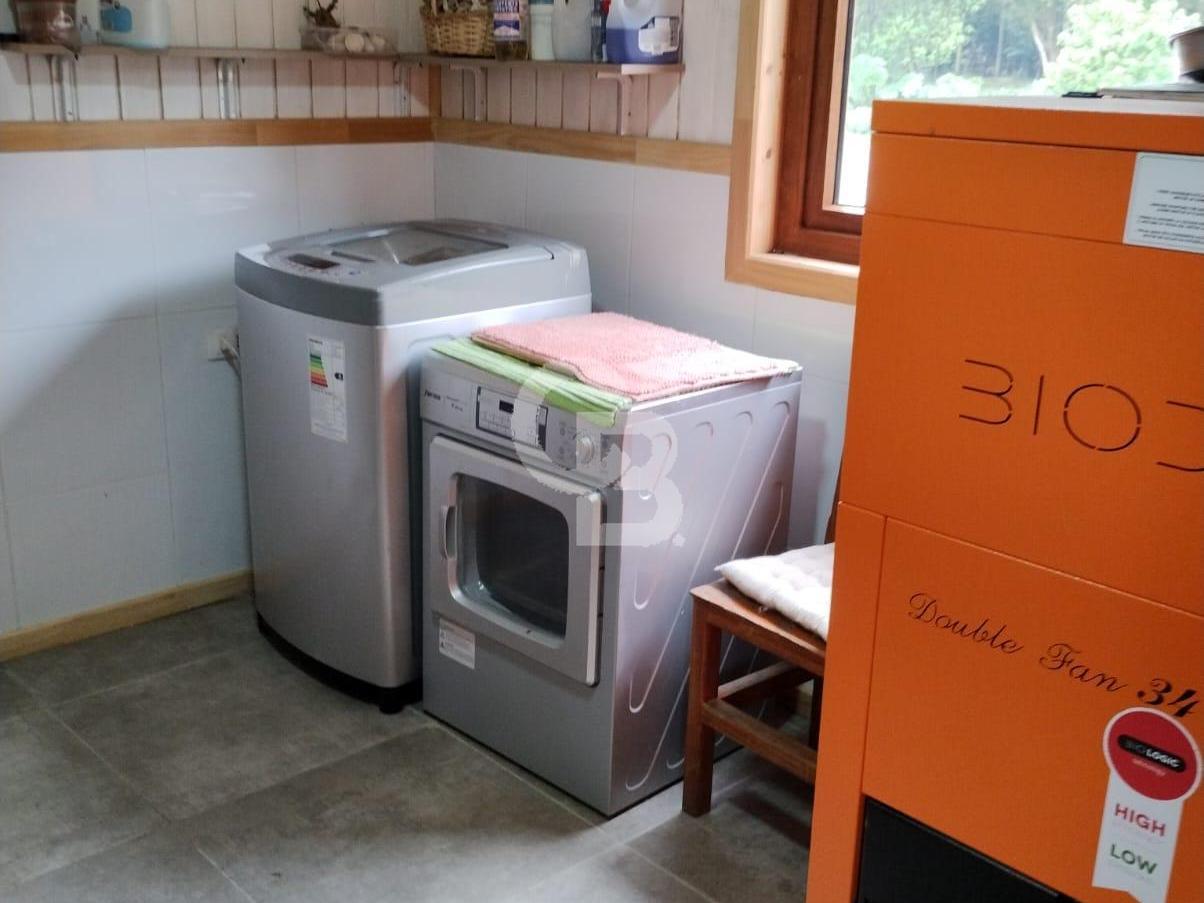 Puerto Varas, Chile, 5 Bedrooms Bedrooms, ,4 BathroomsBathrooms,Residential,For Sale,1988182