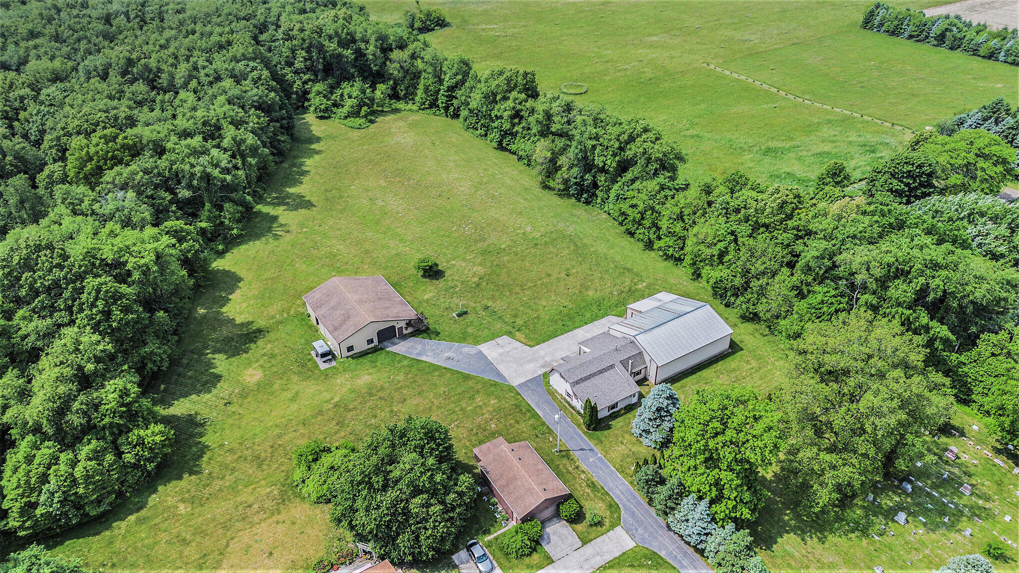 Niles, Michigan, 49120, United States, 2 Bedrooms Bedrooms, ,2 BathroomsBathrooms,Residential,For Sale,1979115