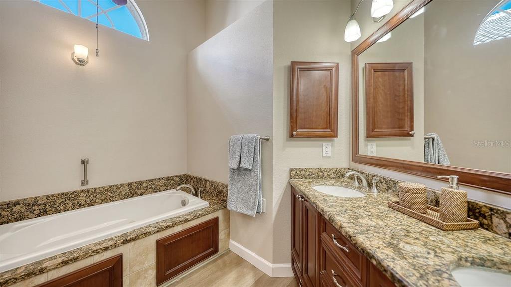 Sarasota, Florida, 34238, United States, 2 Bedrooms Bedrooms, ,2 BathroomsBathrooms,Residential,For Sale,1989499