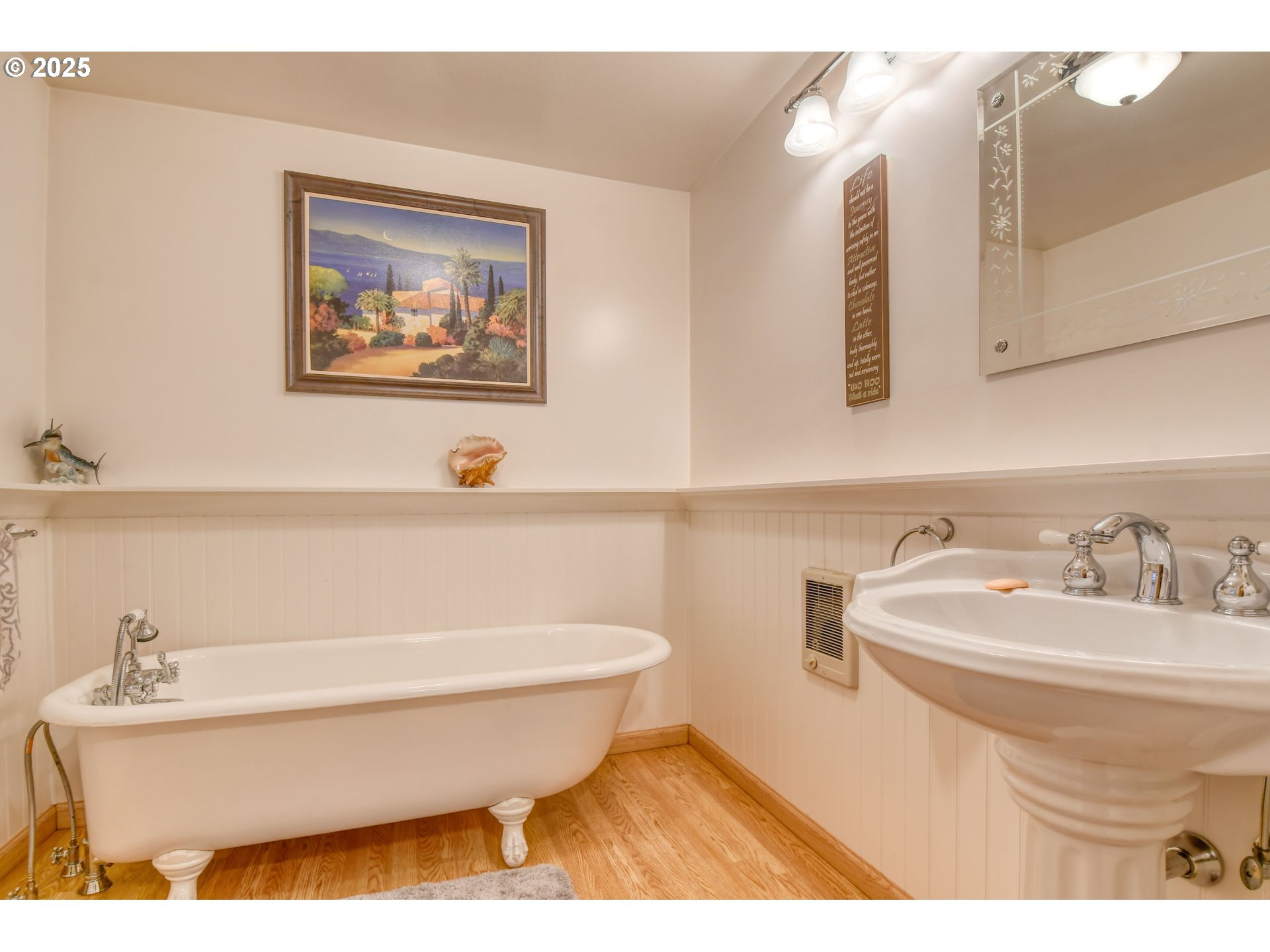 Echo, Oregon, 97826, United States, 3 Bedrooms Bedrooms, ,3 BathroomsBathrooms,Residential,For Sale,1987852