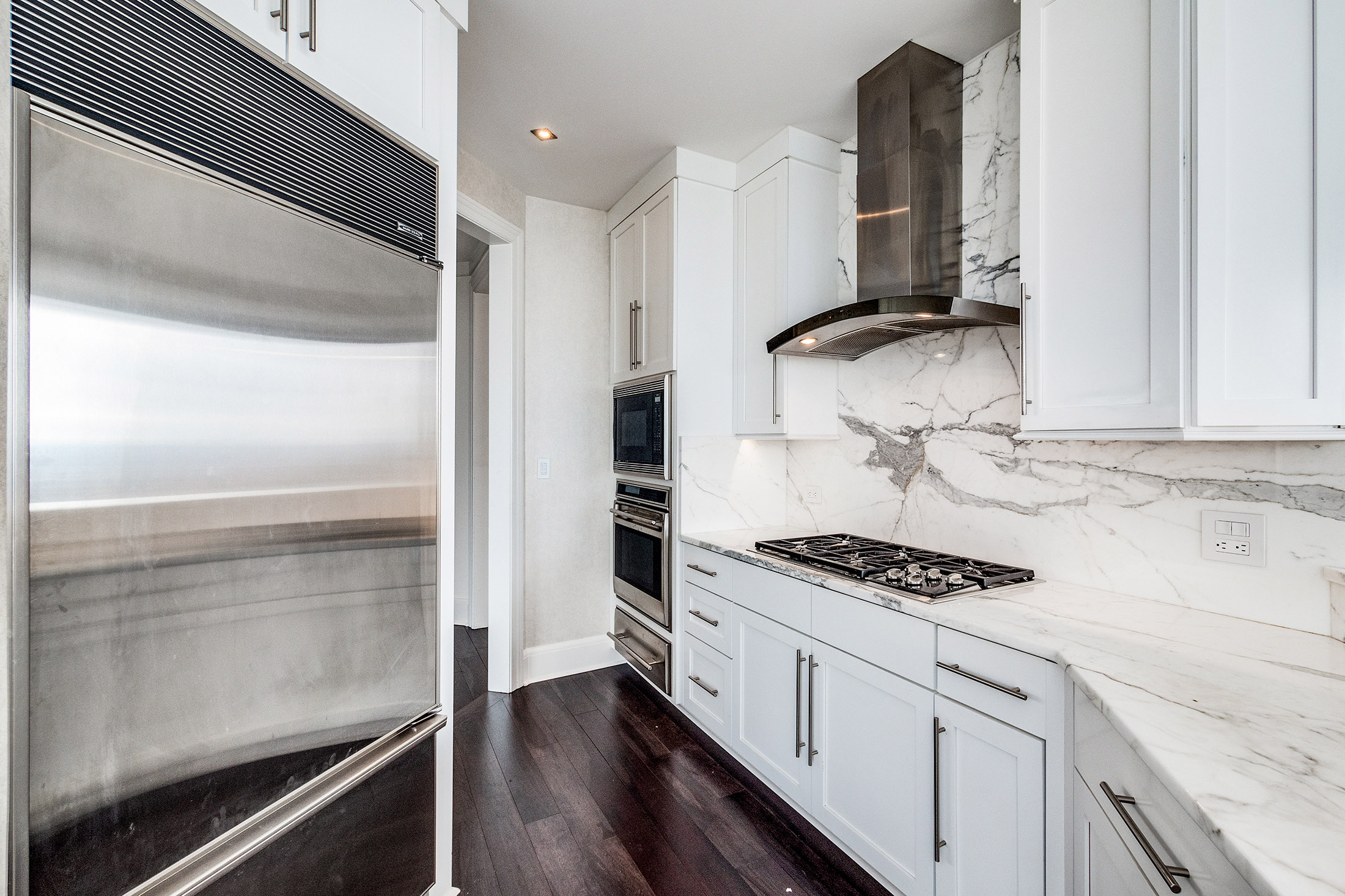  Exceptional Corner Unit with Stunning Skyline Views - 物件實景