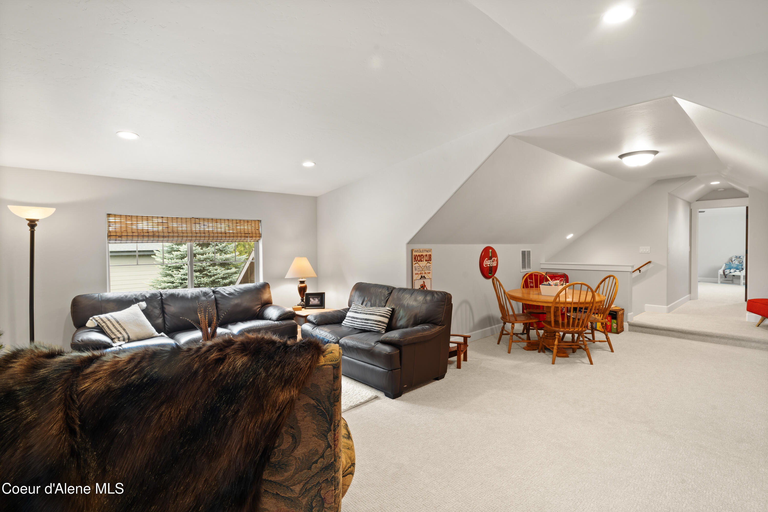 Coeur d'Alene, Idaho, 83815, United States, 5 Bedrooms Bedrooms, ,4 BathroomsBathrooms,Residential,For Sale,2048634