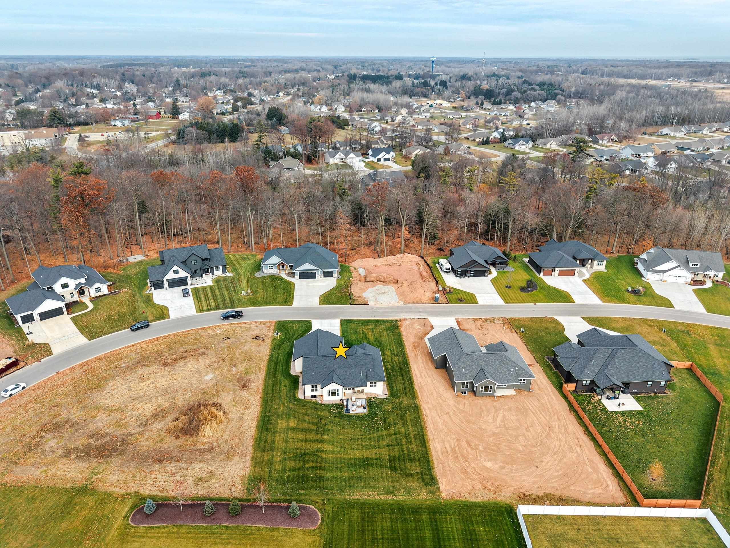 SUAMICO, Wisconsin, 54313, United States, 5 Bedrooms Bedrooms, ,4 BathroomsBathrooms,Residential,For Sale,2000952