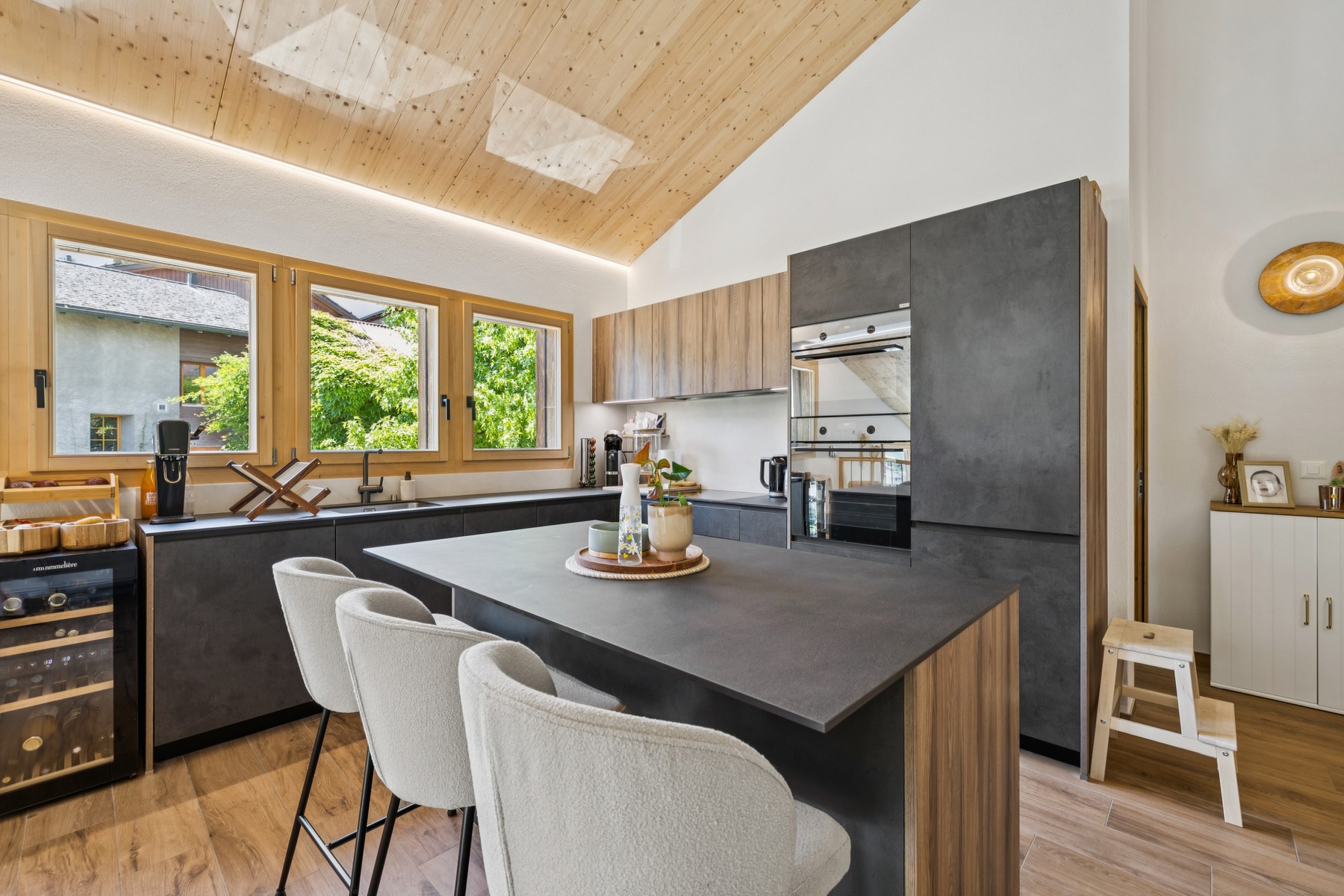  Exceptional triplex apartment in the heart of Saillon