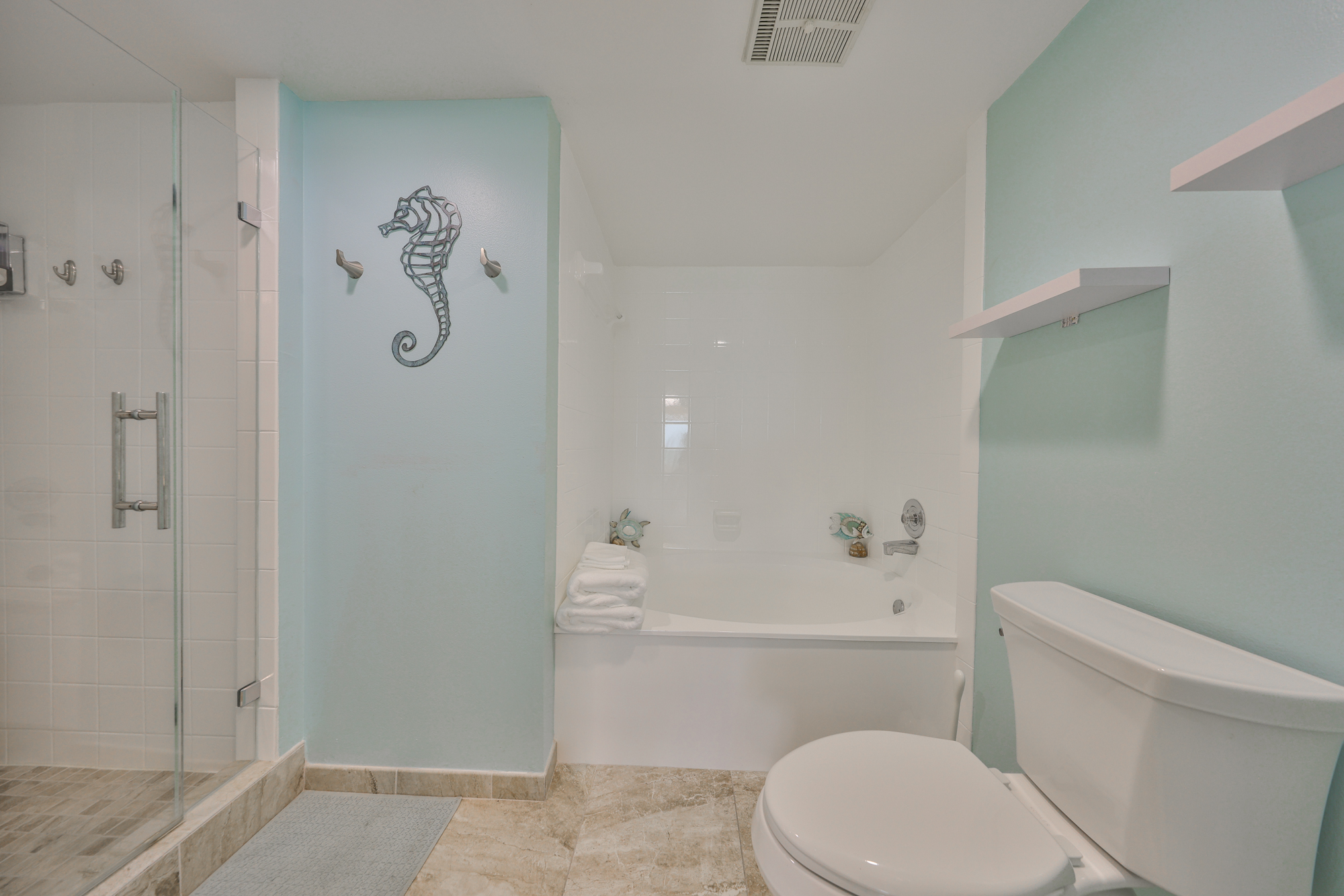 Clearwater Beach, Florida, 33767, United States, 1 Bedroom Bedrooms, ,2 BathroomsBathrooms,Residential,For Sale,1977672