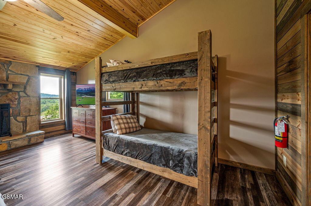 Sevierville, Tennessee, 37876, United States, 4 Bedrooms Bedrooms, ,6 BathroomsBathrooms,Residential,For Sale,2008845