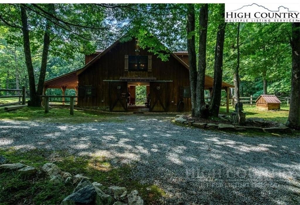 Ferguson, North Carolina, 28624, United States, 2 Bedrooms Bedrooms, ,2 BathroomsBathrooms,Residential,For Sale,2033165