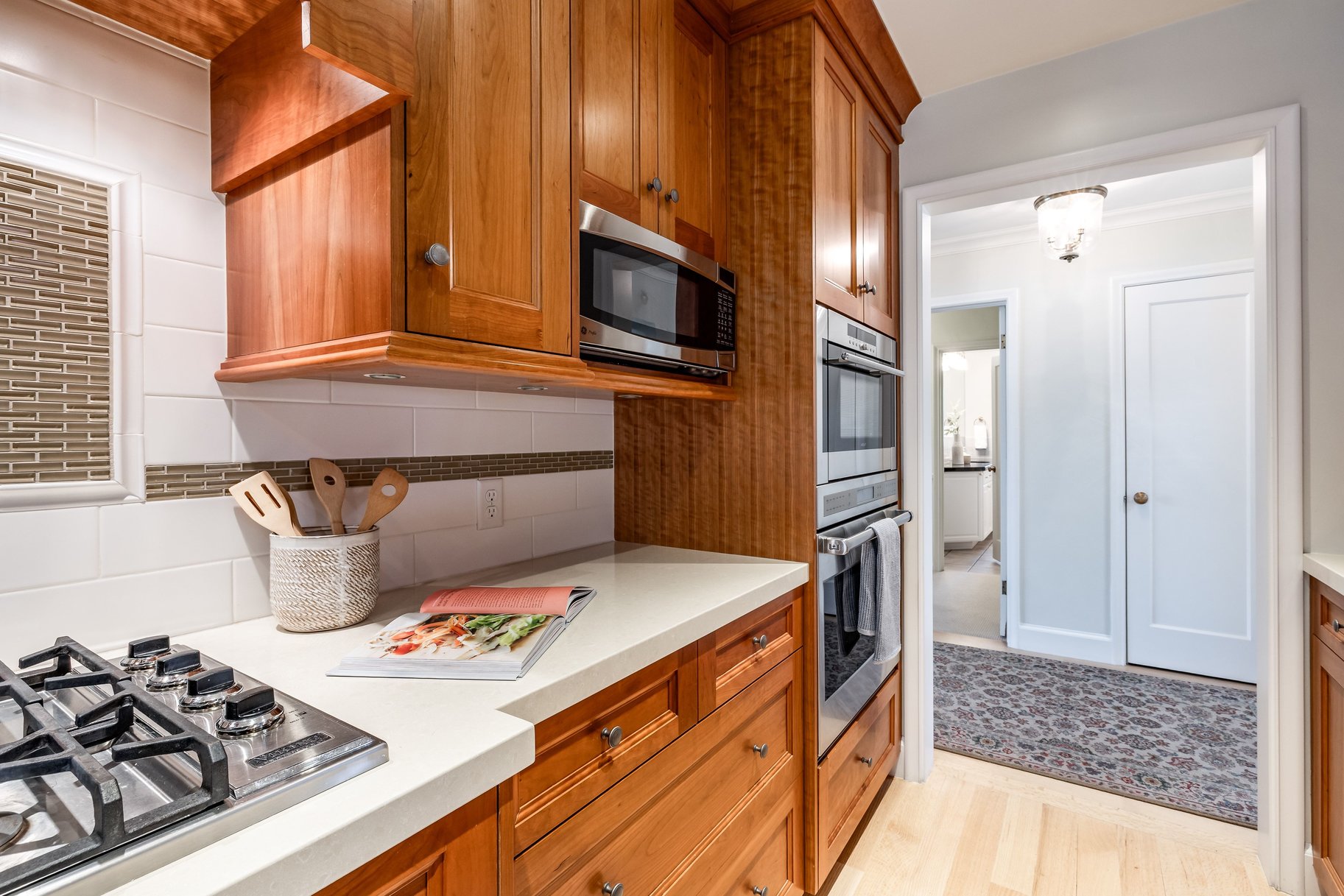  Exceptional Country Club Two-Story - 物件實景